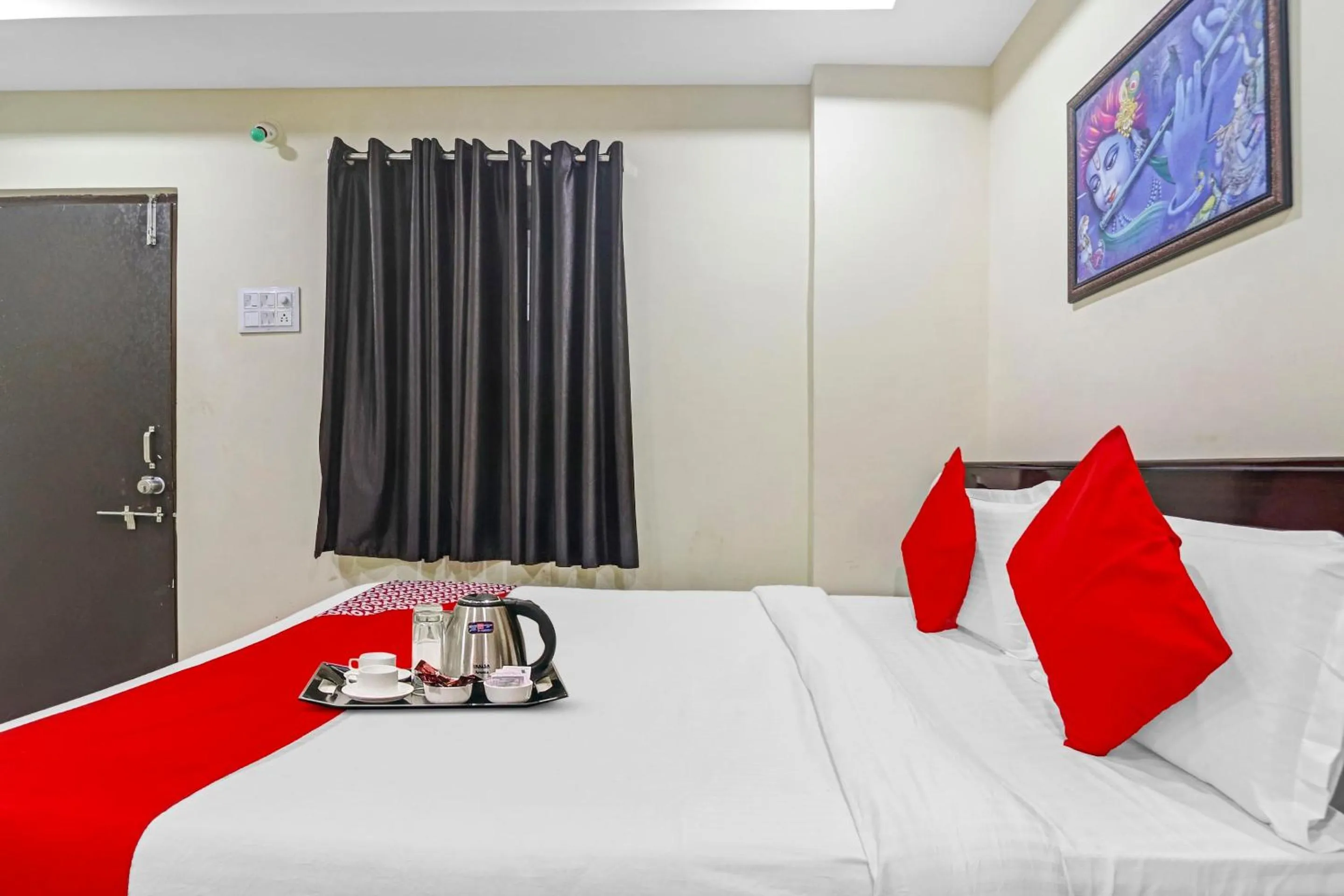 Bedroom, Bed in Super Hotel O Honey Heights Near Botanical Garden