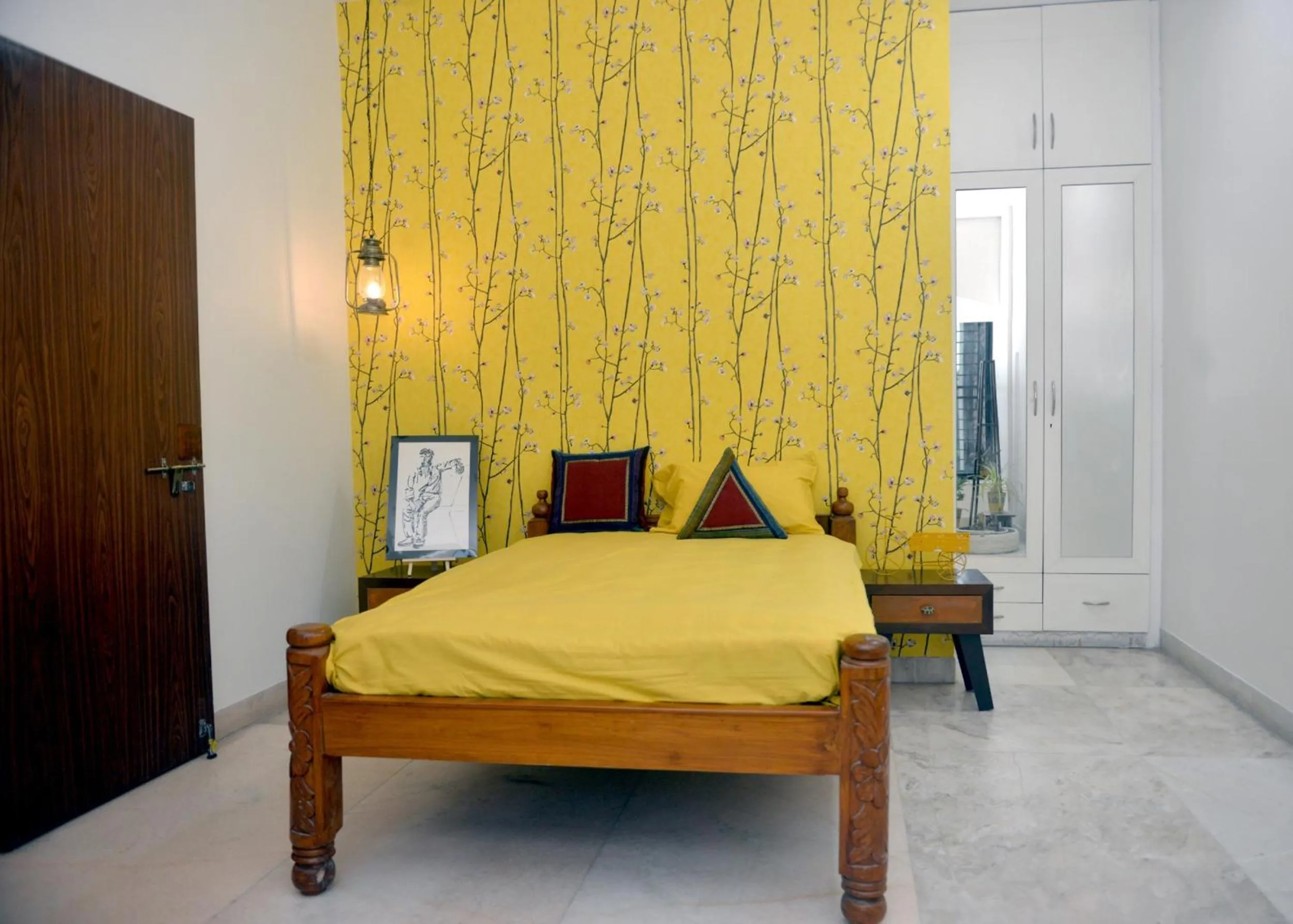 Photo of the whole room, Bed in Paradise Homestay Civil Lines