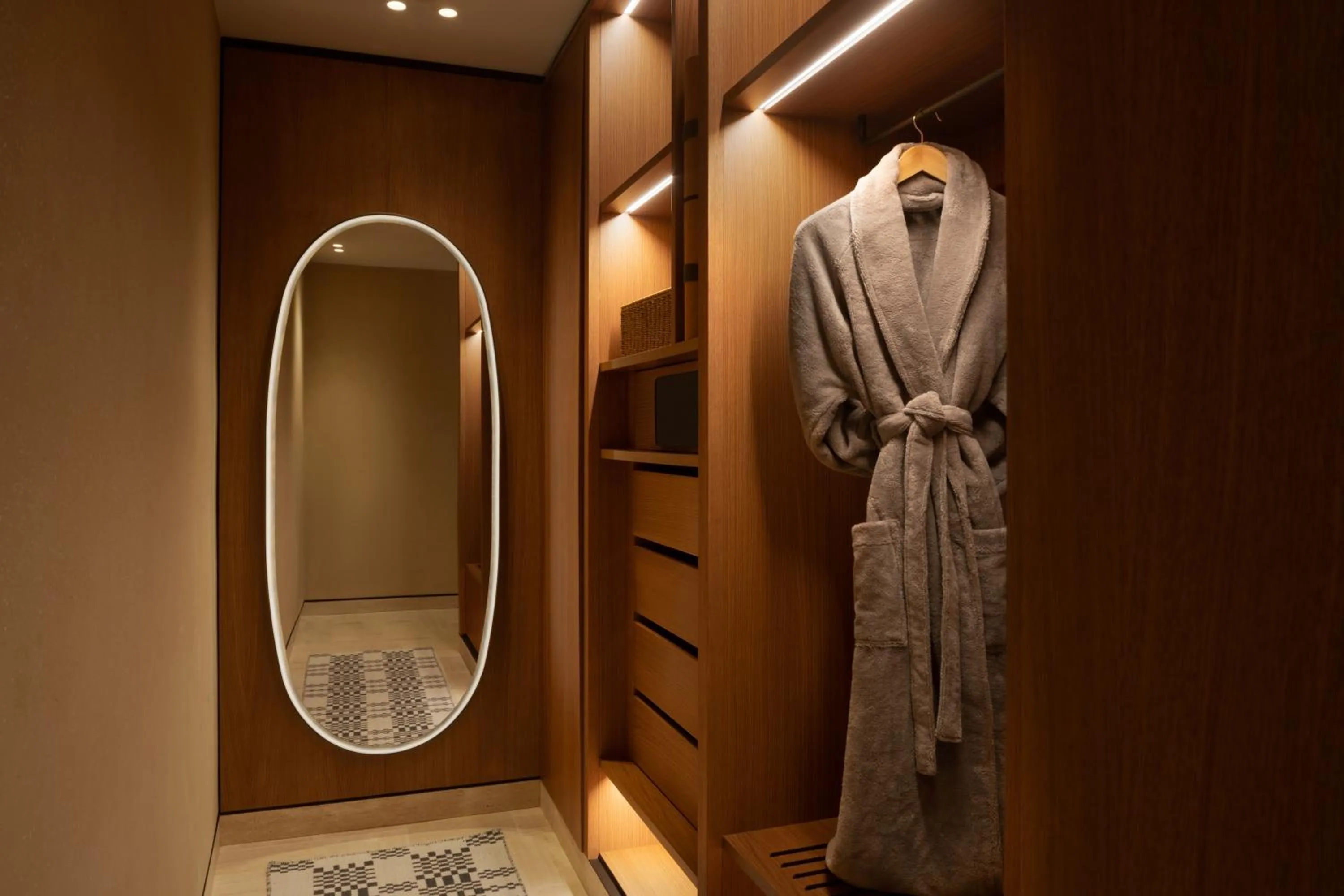 wardrobe in Six Senses Rome