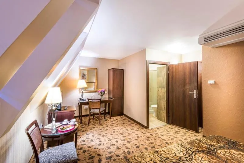 Photo of the whole room, Bed in Great Polonia Kraków Kazimierz