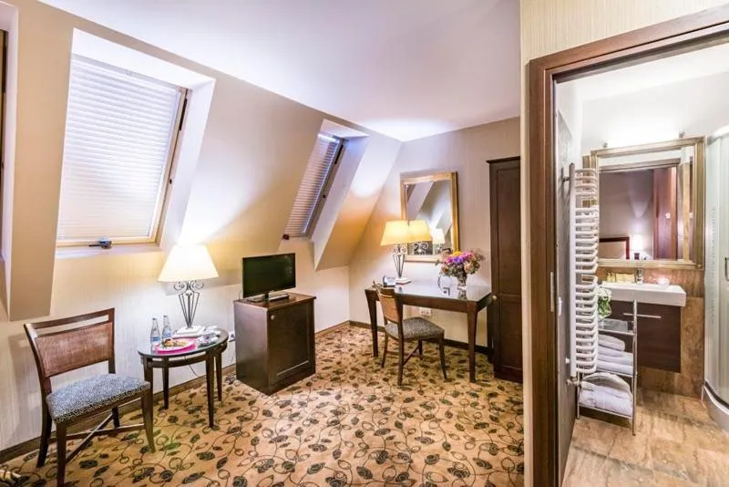 Bathroom, Bed in Great Polonia Kraków Kazimierz