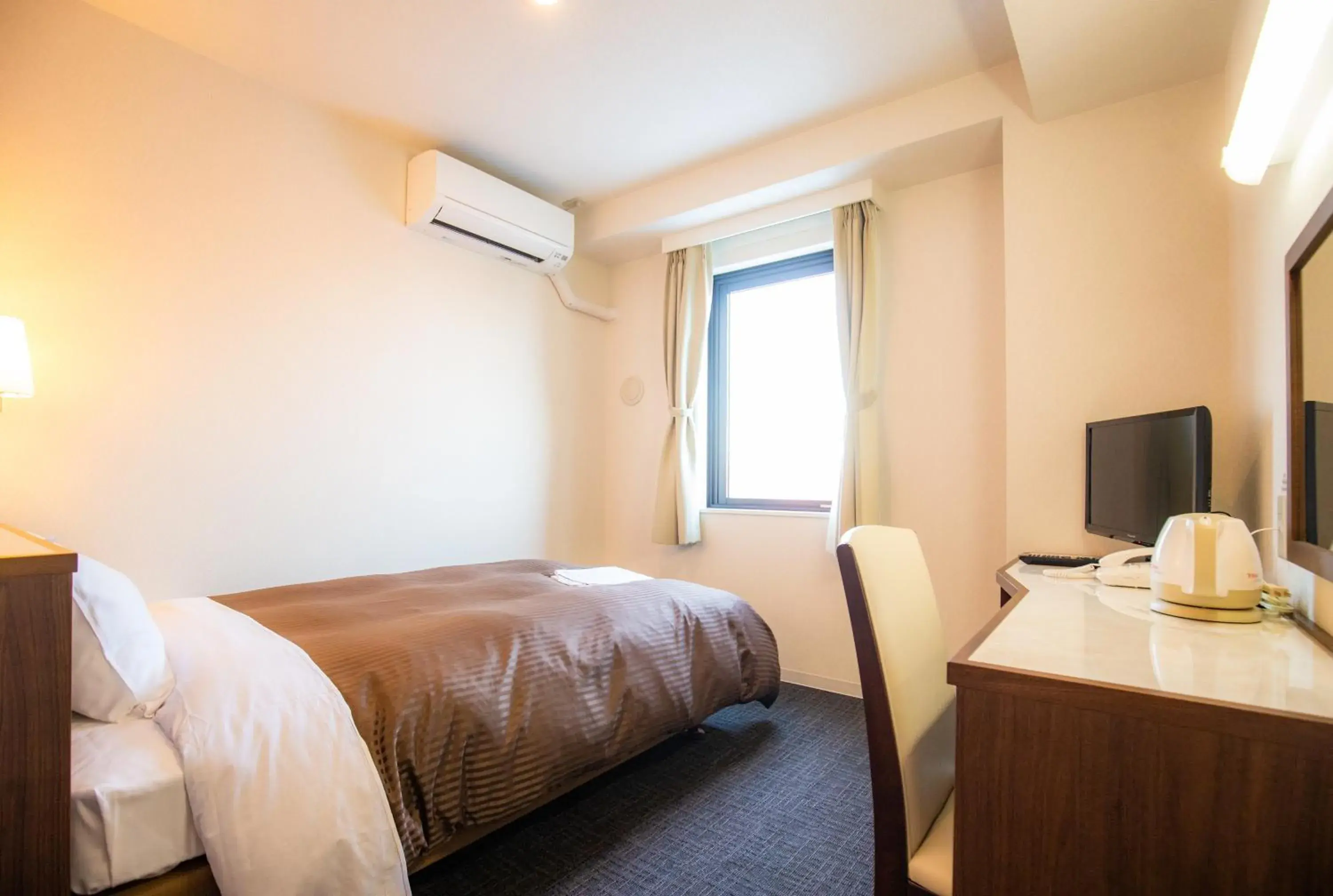 Photo of the whole room, Bed in Usa Hotel Riverside Photo of the whole room, Bed in Usa Hotel Riverside