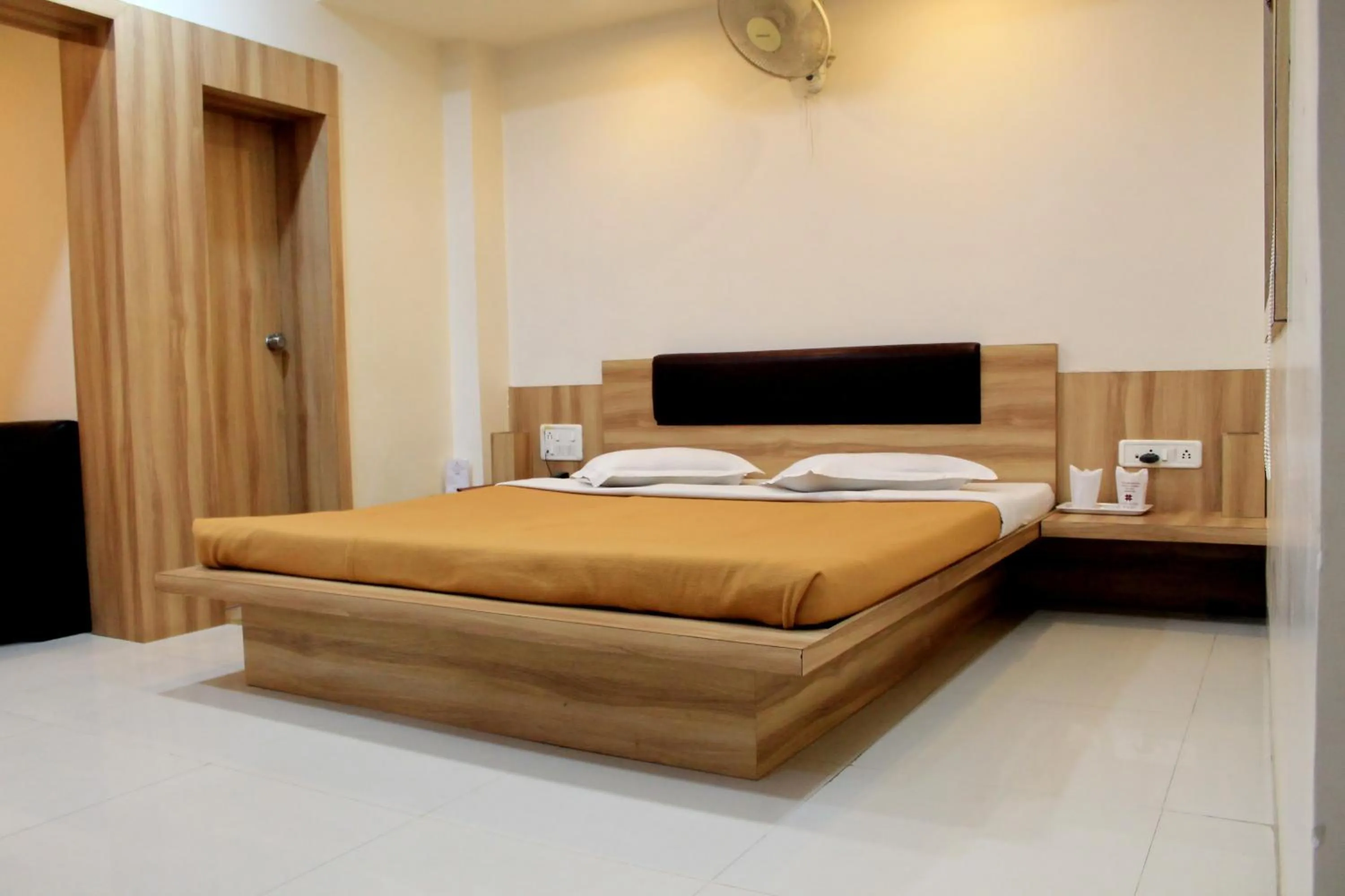 Photo of the whole room, Bed in Hotel Kuber