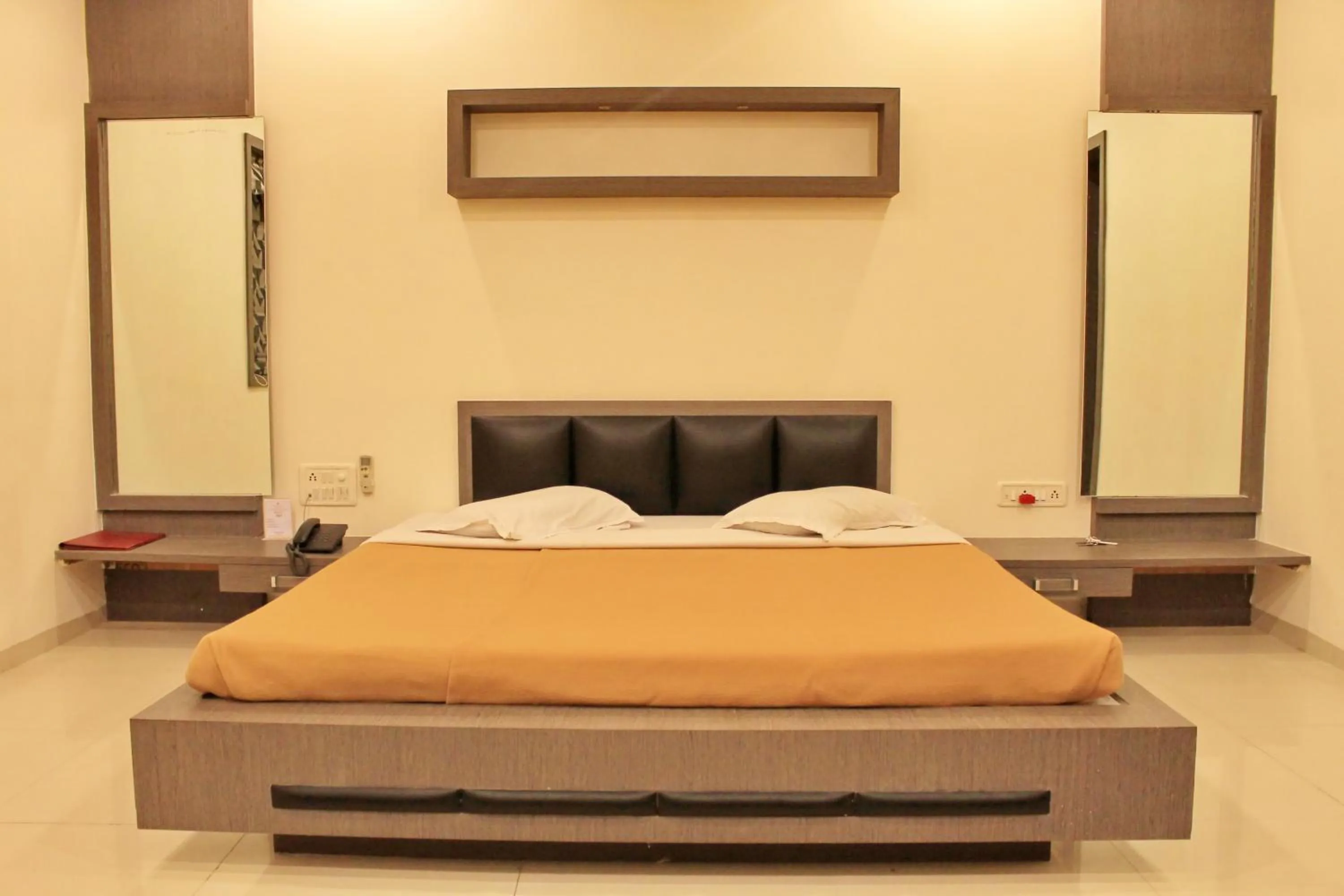 Bed in Hotel Kuber
