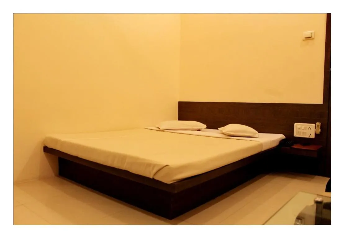 Bed in Hotel Kuber