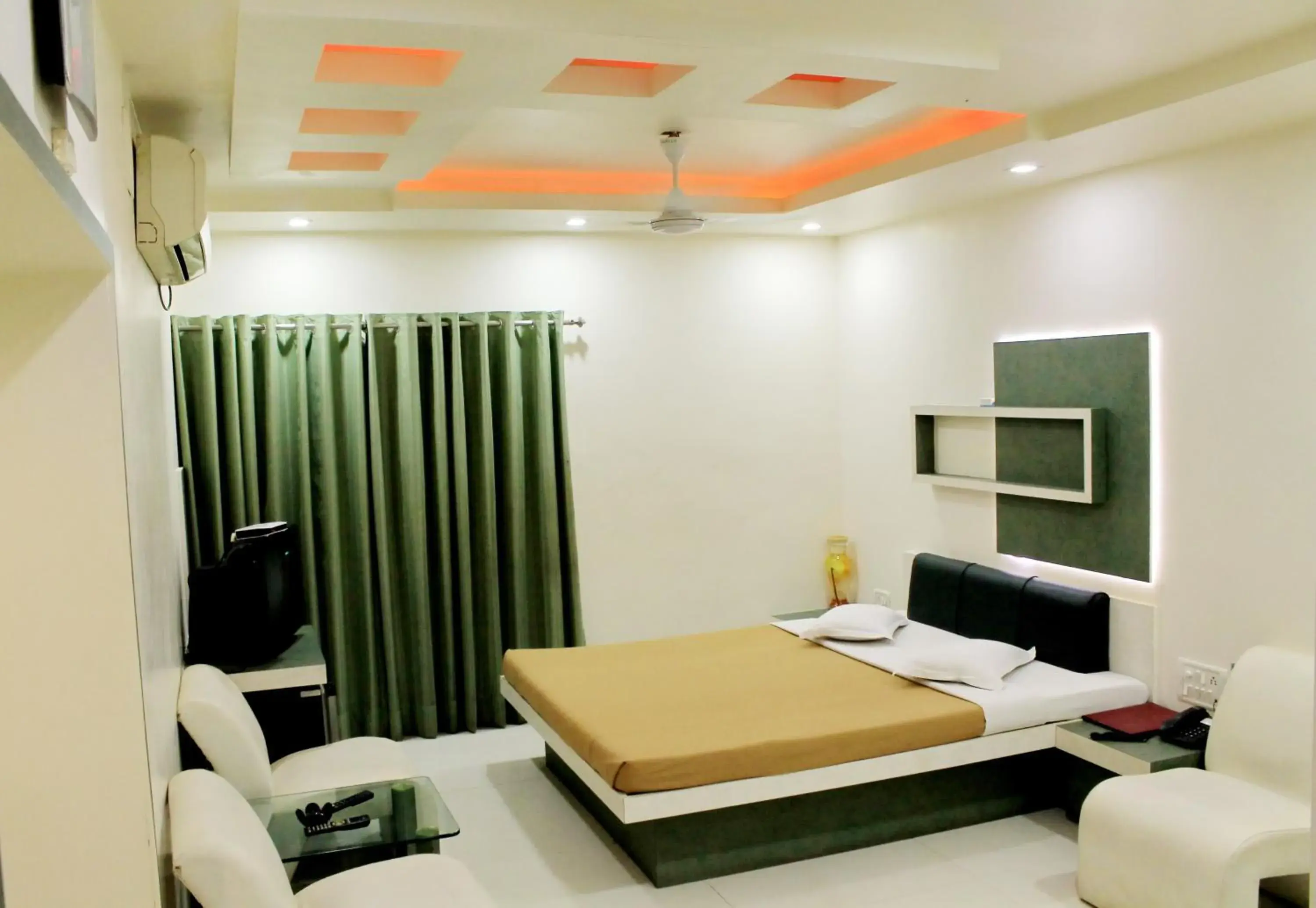 Photo of the whole room, Bed in Hotel Kuber Photo of the whole room, Bed in Hotel Kuber