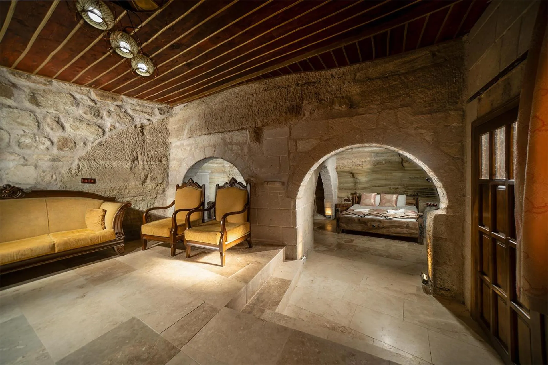 Bed in Azalea Terrace Cave Hotel