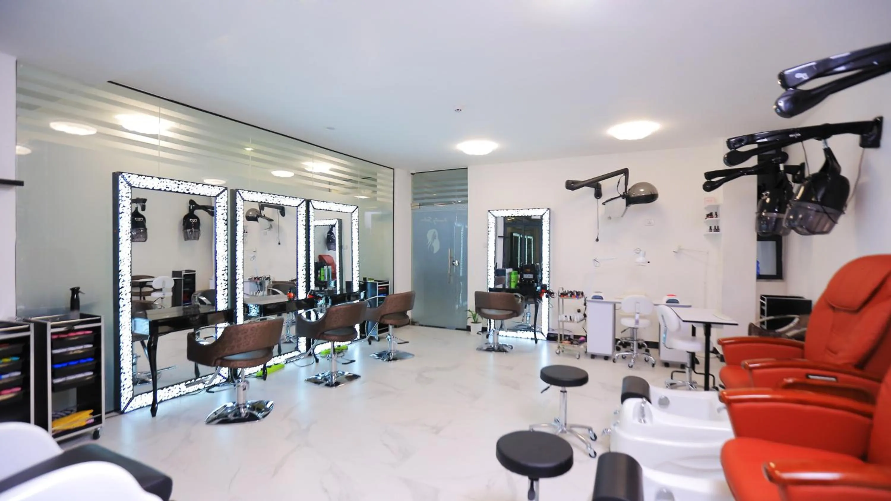 Spa and wellness centre/facilities in Triple E Hotel and Spa