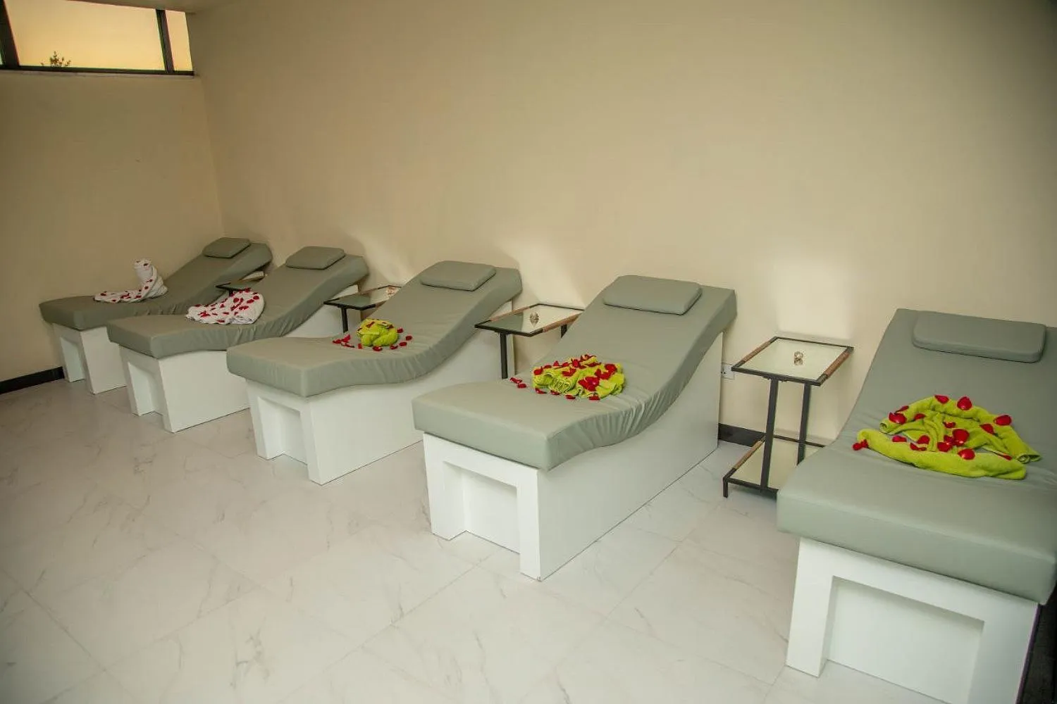 Spa and wellness centre/facilities in Triple E Hotel and Spa