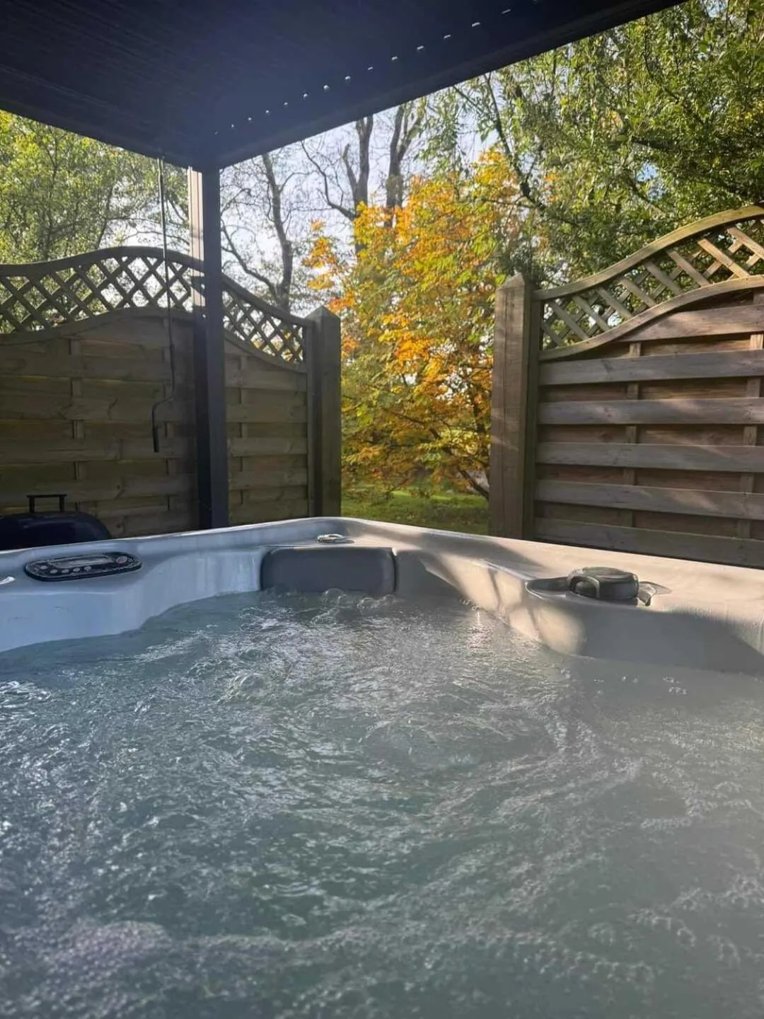 Hot Tub in Squirrel Cottage