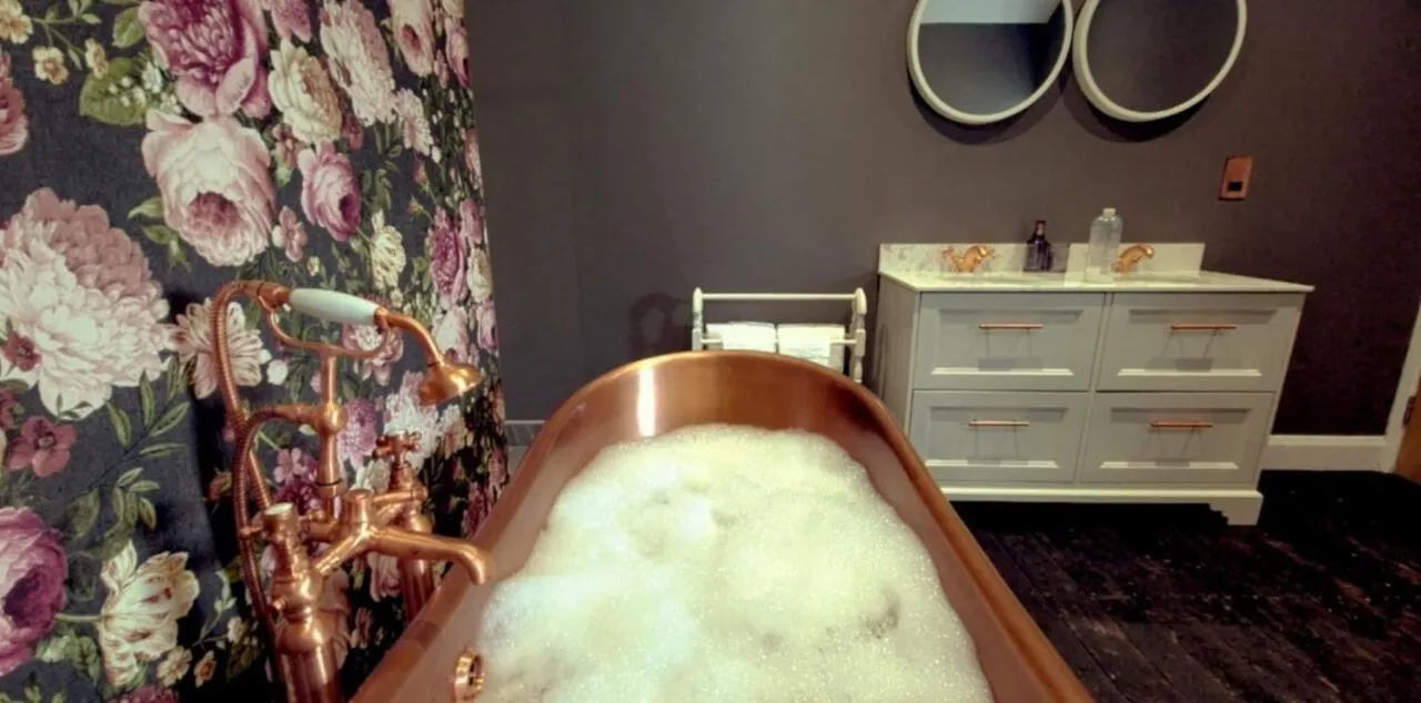 Bathroom in Squirrel Cottage