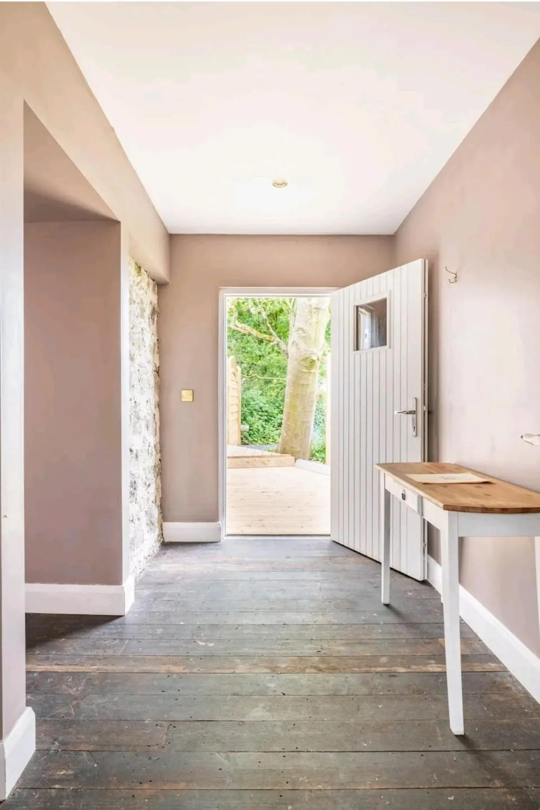 Lobby or reception in Squirrel Cottage