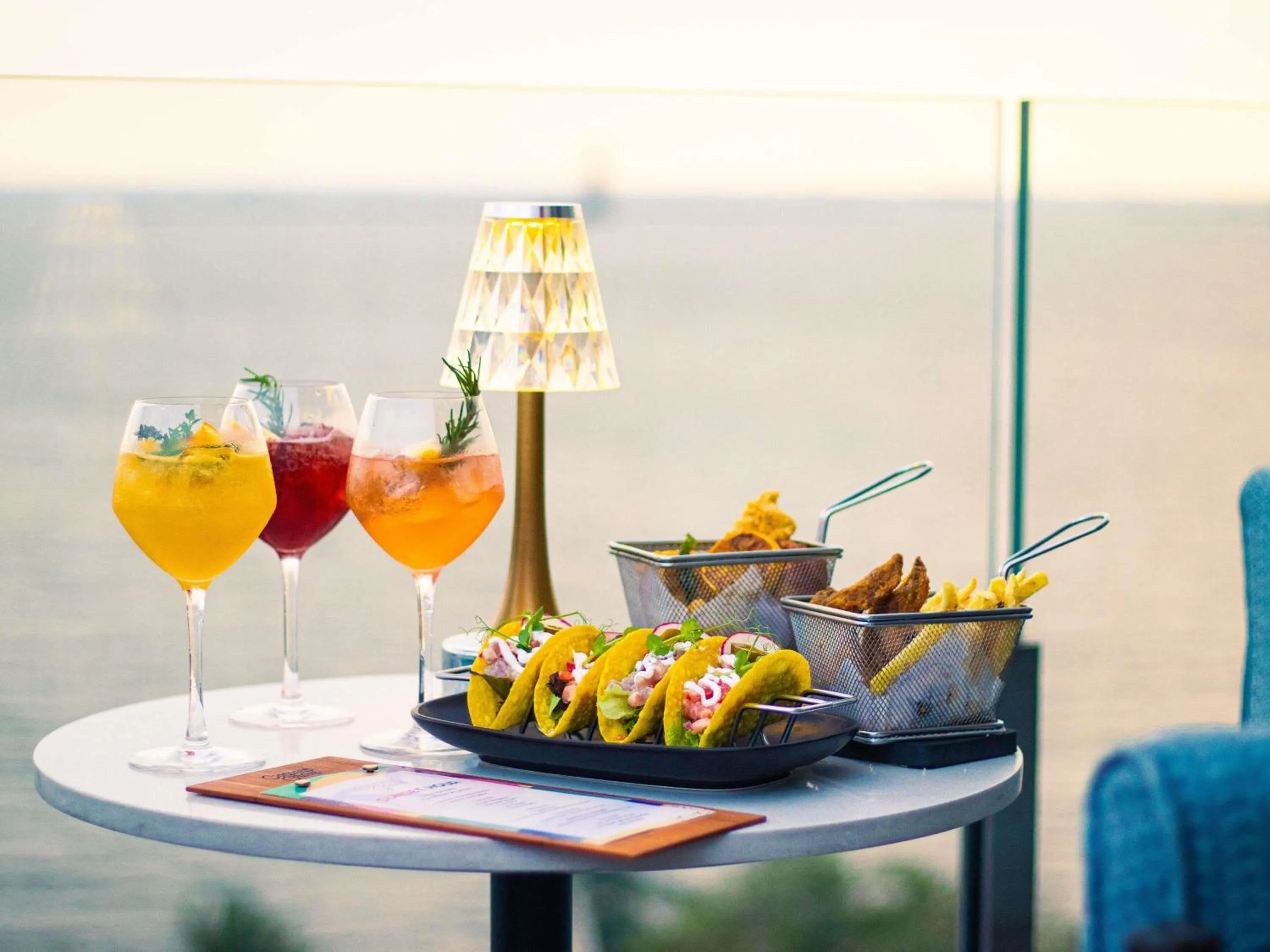 Lounge or bar in Admiral Hotel Manila - MGallery Collection