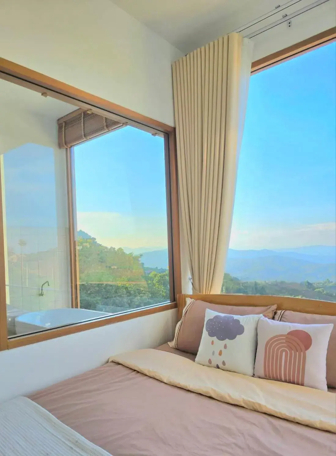 Bed in ม่อนชาพาเพลิน ม่อนแจ่ม Monchapaplearn Monjam Bed in ม่อนชาพาเพลิน ม่อนแจ่ม Monchapaplearn Monjam