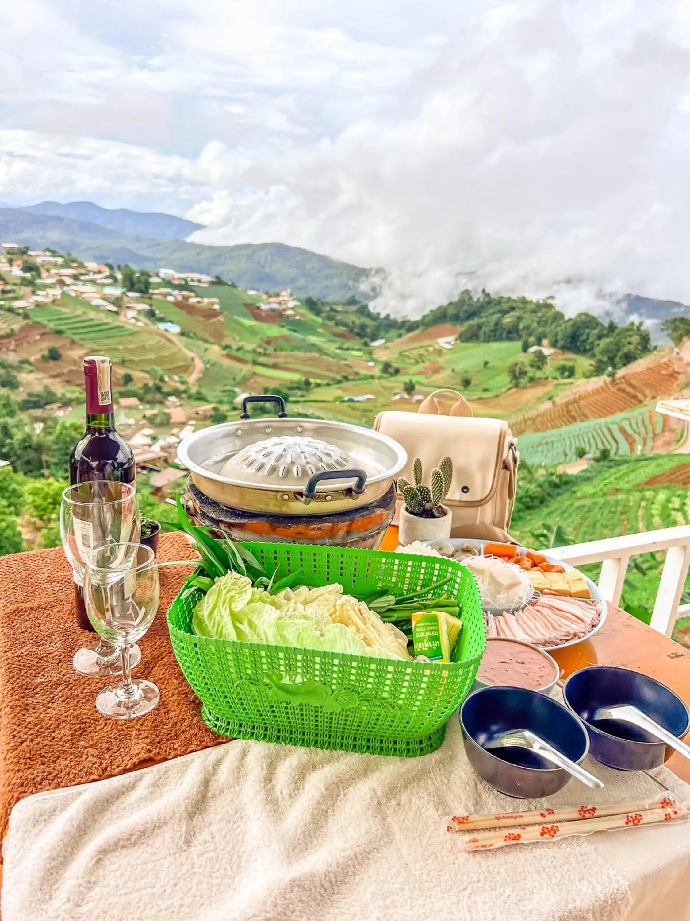 Food and drinks in ม่อนชาพาเพลิน ม่อนแจ่ม Monchapaplearn Monjam Food and drinks in ม่อนชาพาเพลิน ม่อนแจ่ม Monchapaplearn Monjam