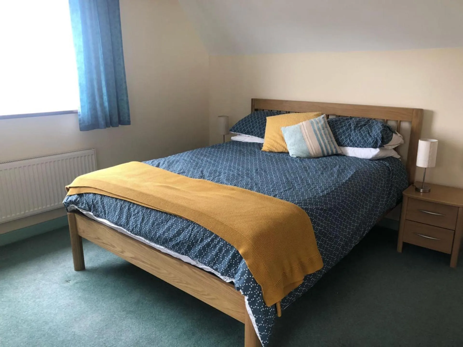 Detached House 2 Bed Sleeps 4 Parking