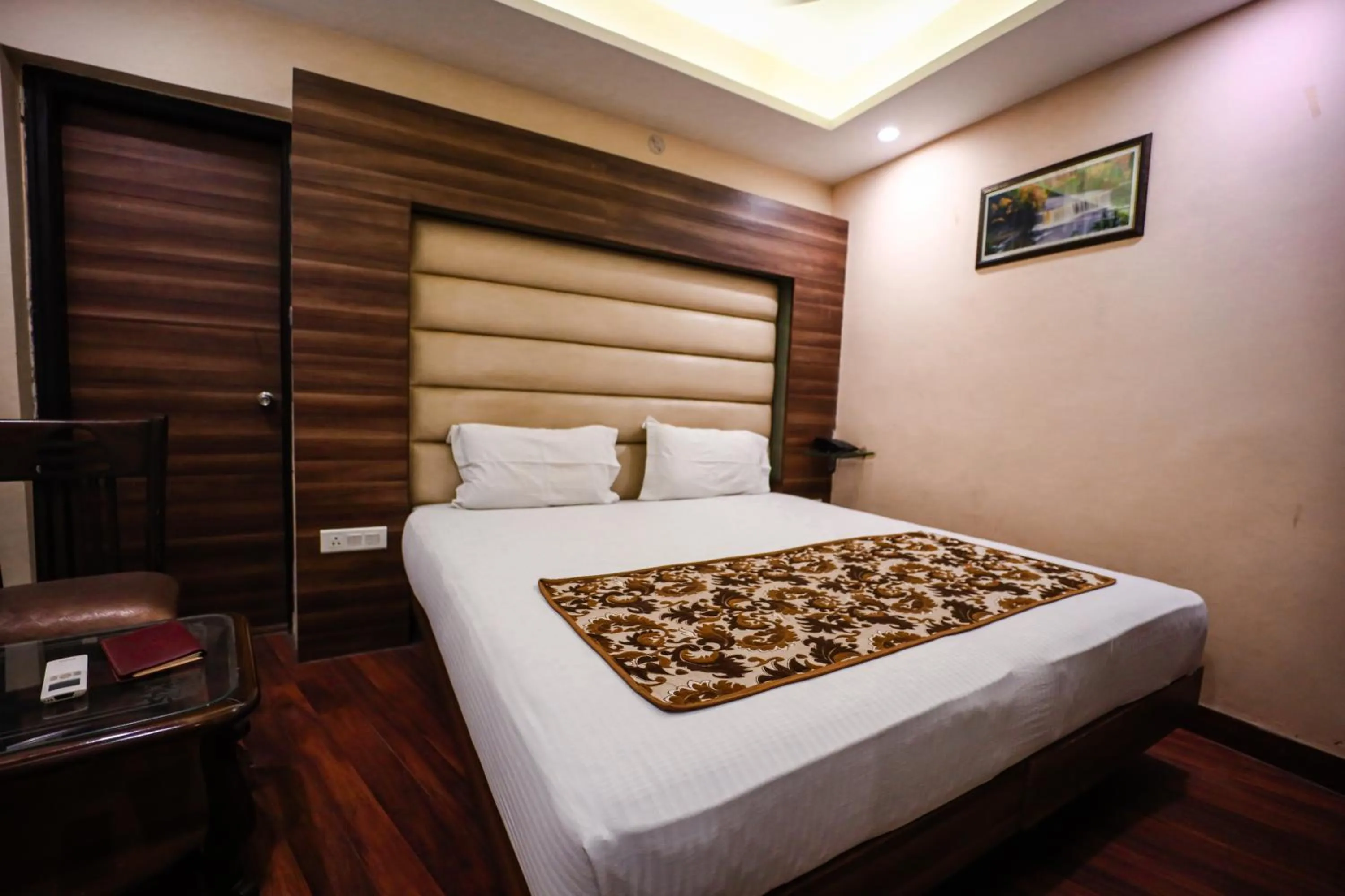 Bedroom, Bed in HOMANSH GALAXY HOTEL