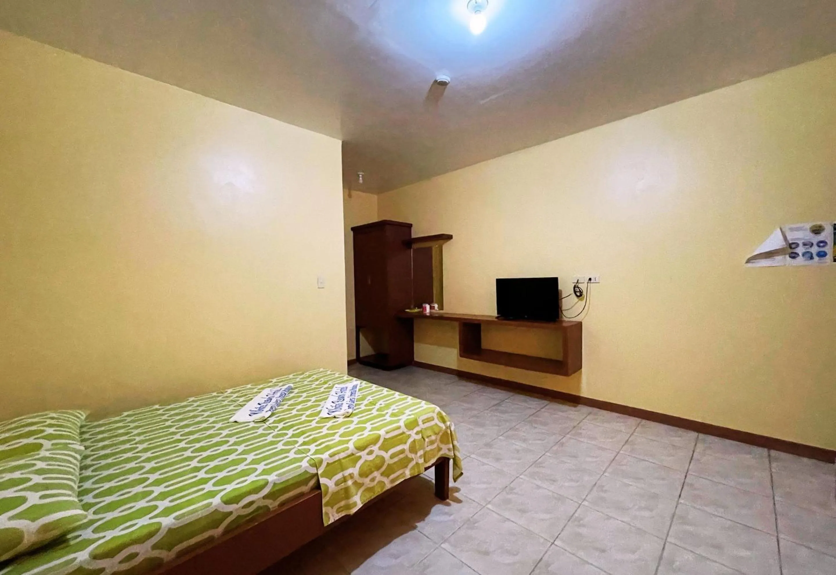 Bed in White Beach Hotel Puerto Galera powered by Cocotel