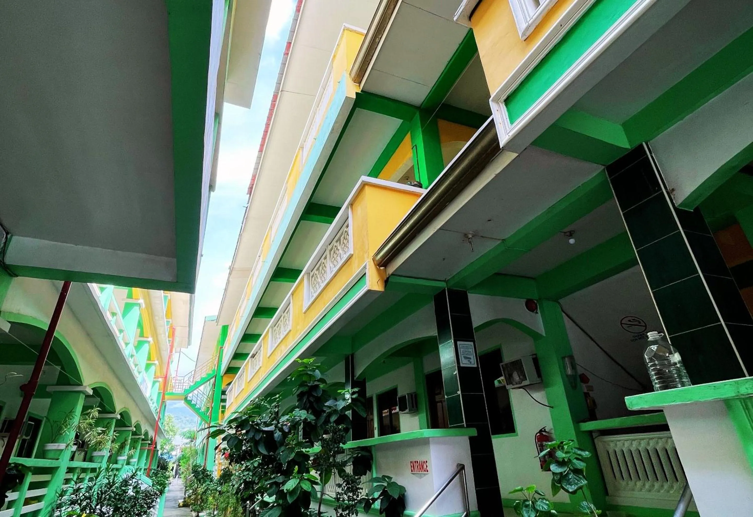 White Beach Hotel Puerto Galera powered by Cocotel