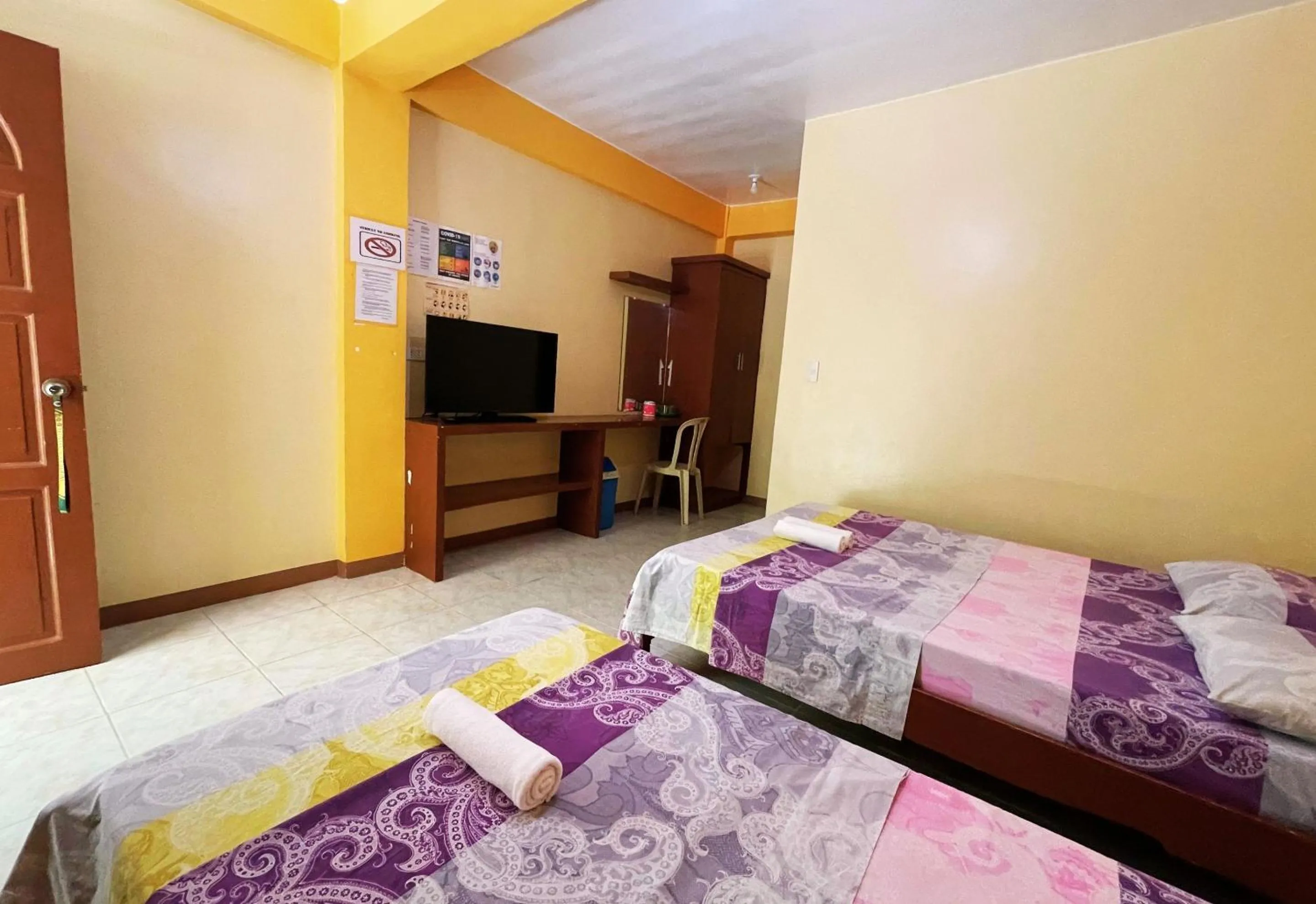 Bed in White Beach Hotel Puerto Galera powered by Cocotel