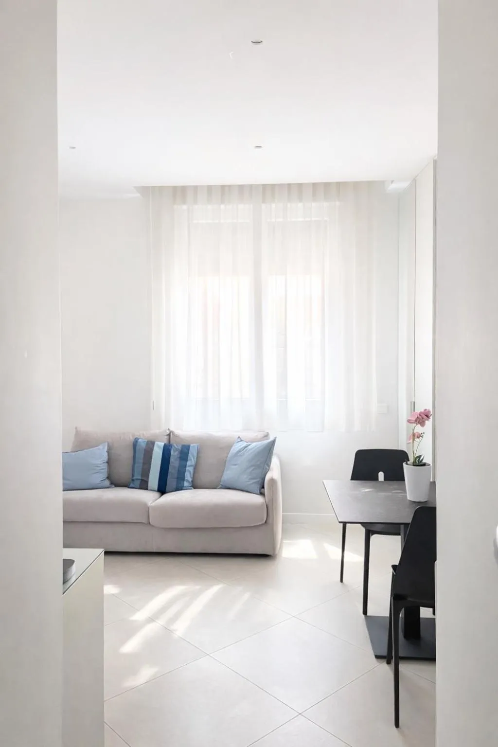 Seating area in Maqueda Suites