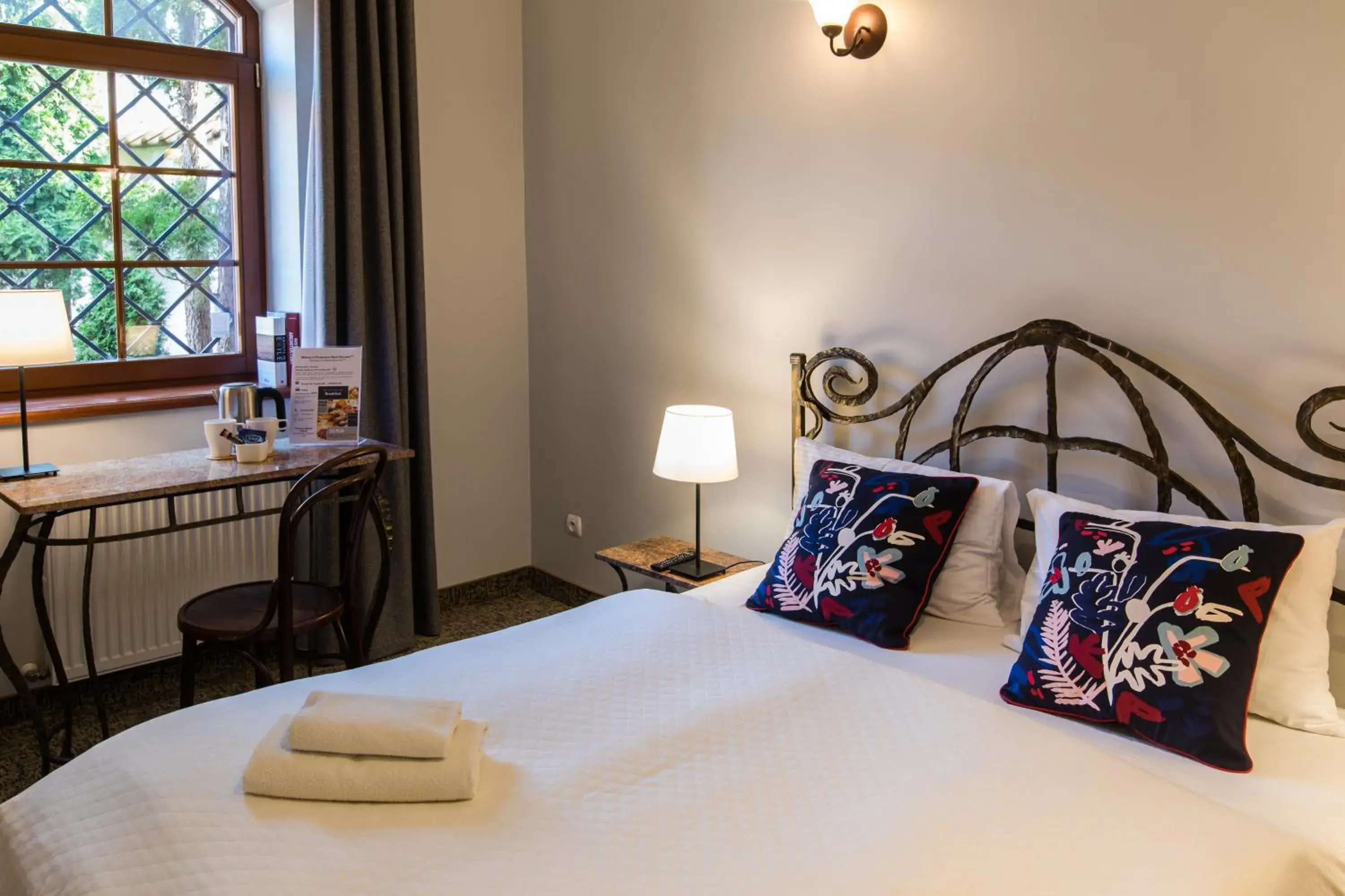 Large Double or Twin Room in Oliwa Park Residence Large Double or Twin Room in Oliwa Park Residence