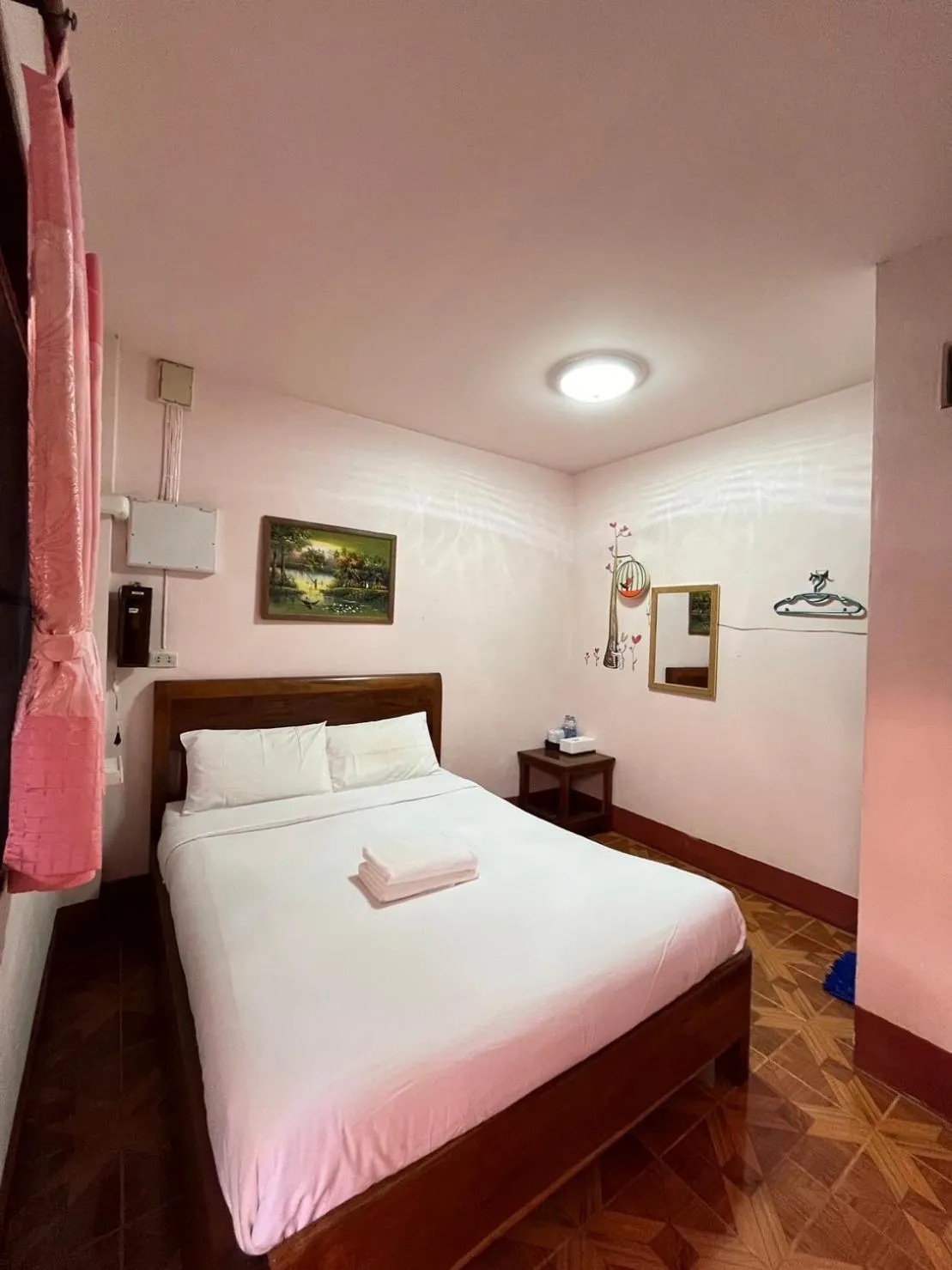 Photo of the whole room, Bed in Happy in Pai