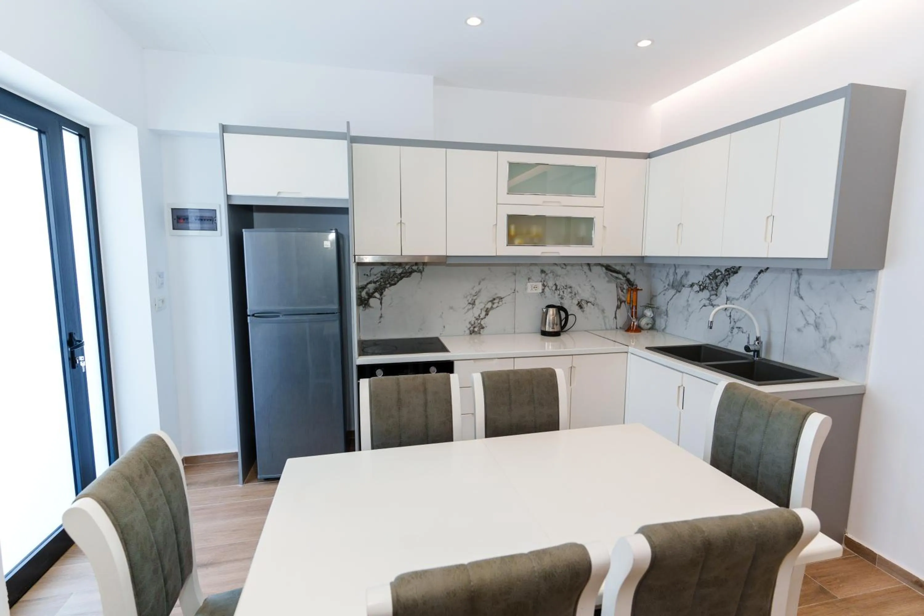 Kitchen or kitchenette in Belmond Hotel