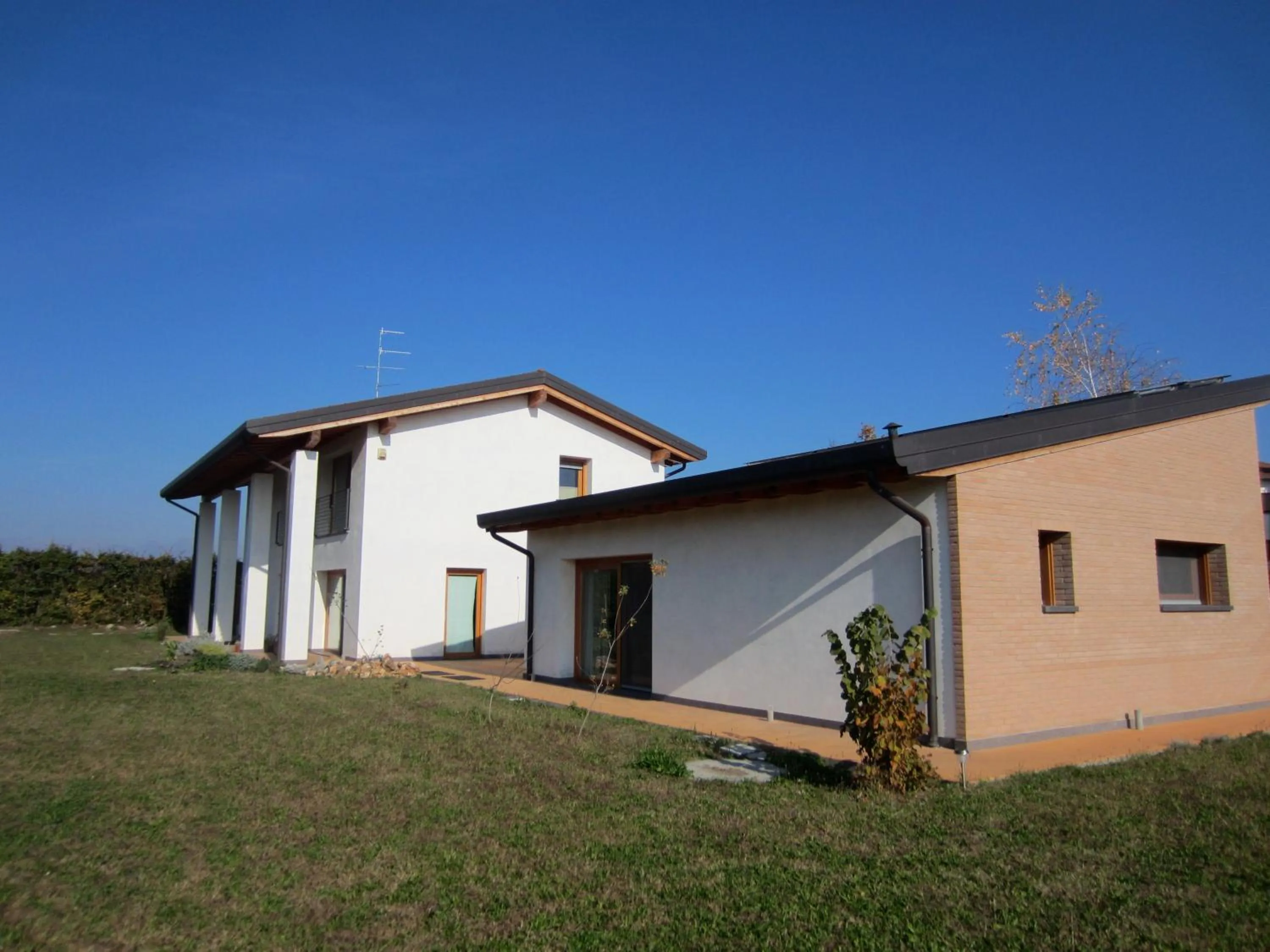 Facade/entrance in Aganis