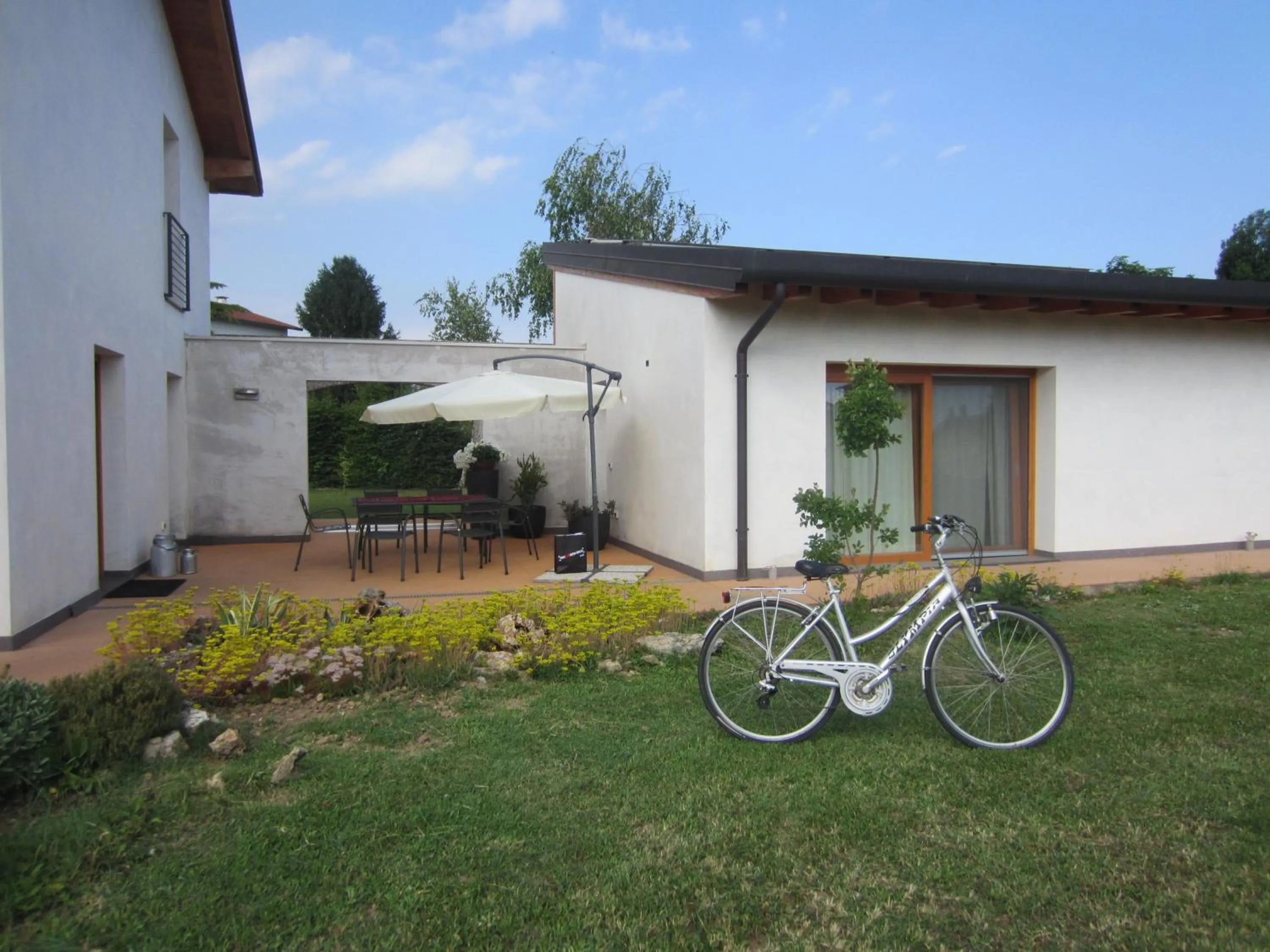 Facade/entrance in Aganis