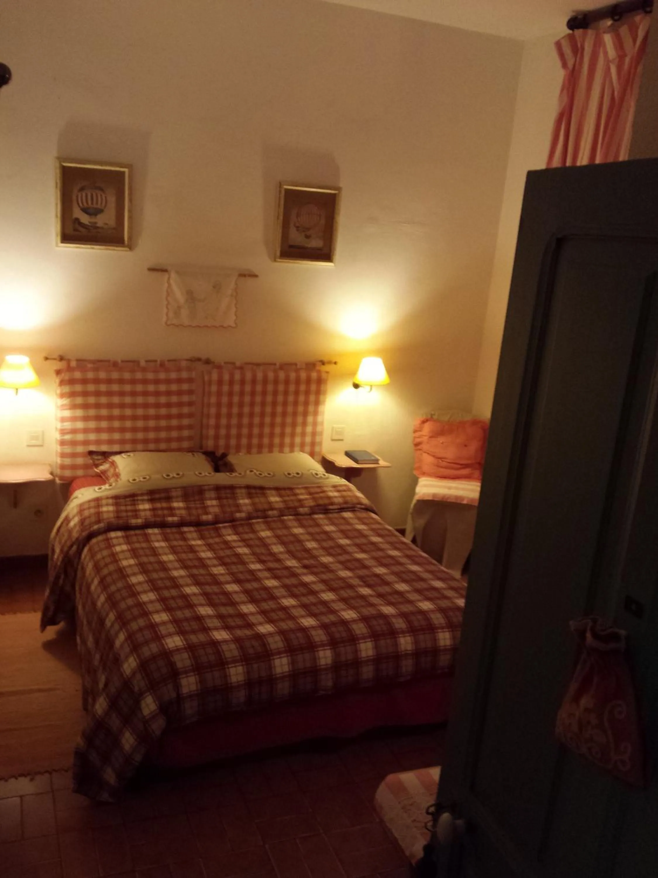 Bedroom in Hôtel Restaurant L'Aiglon