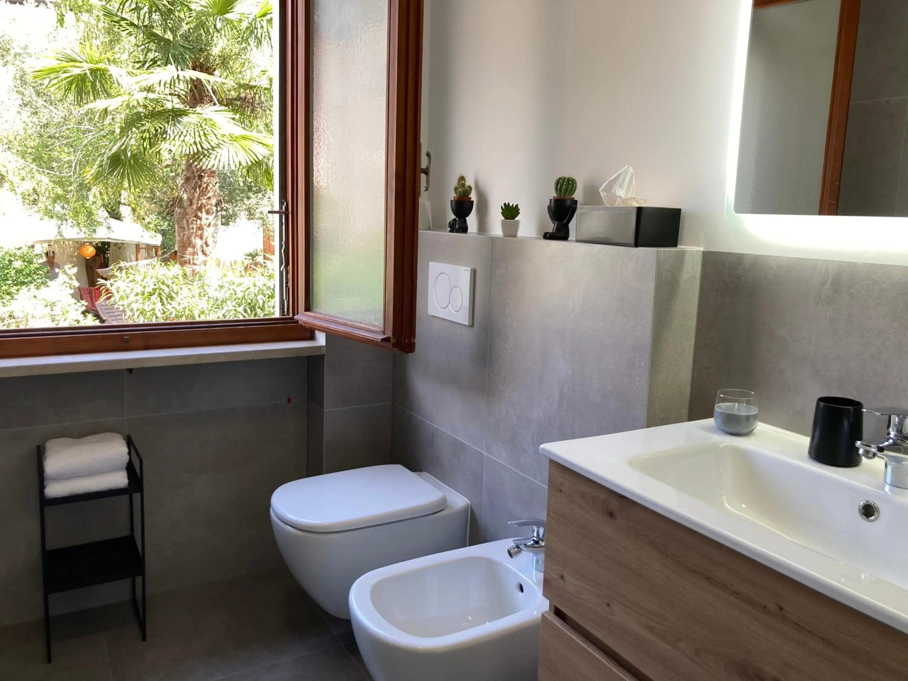 Bathroom in Outdooredo Garda Apartment