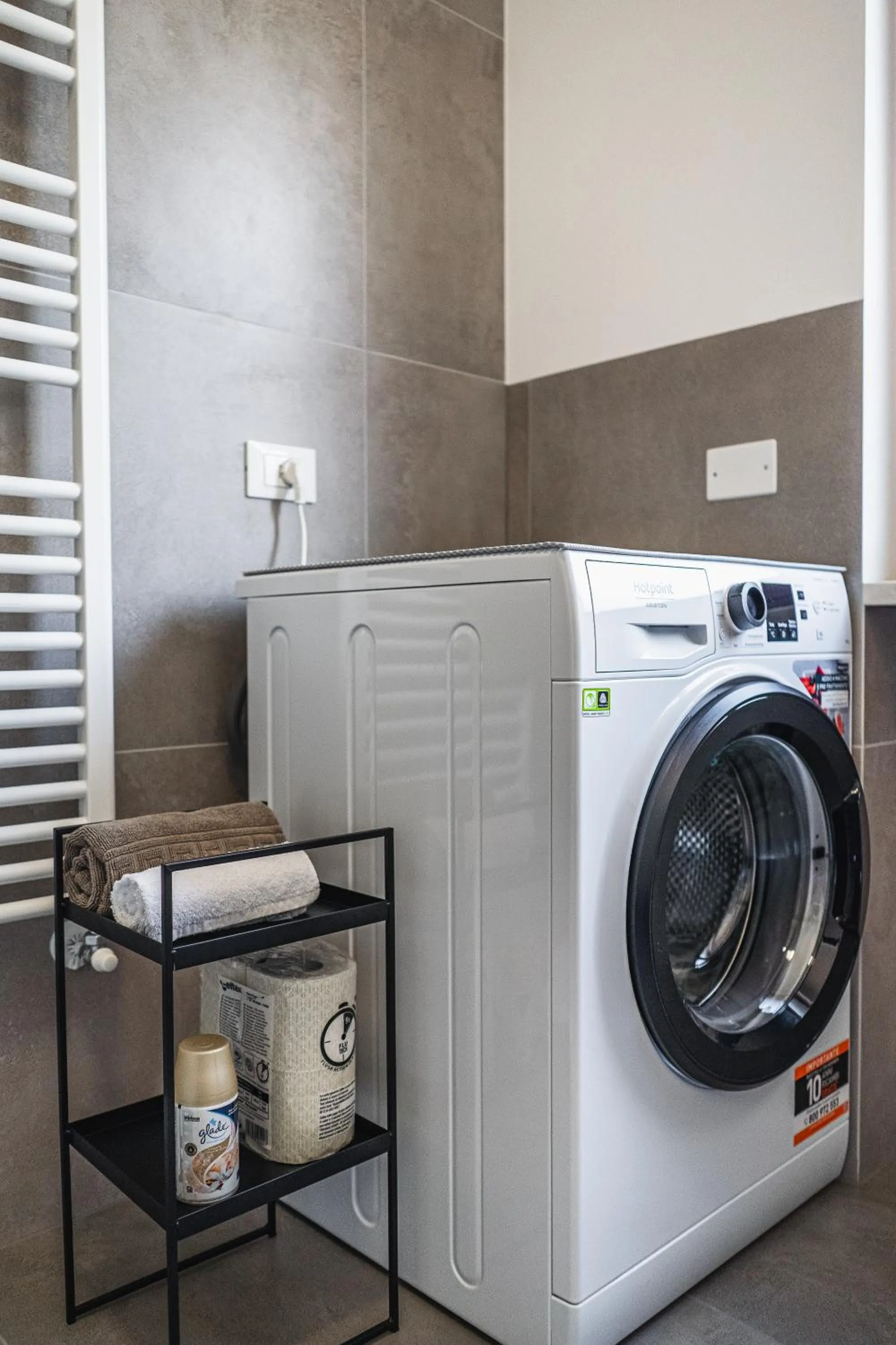 washing machine in Outdooredo Garda Apartment