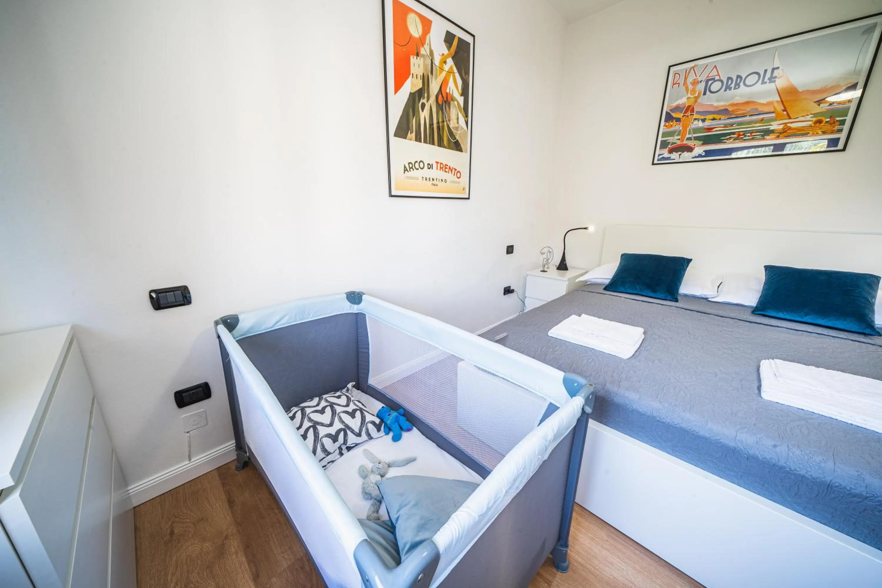 Bed in Outdooredo Garda Apartment