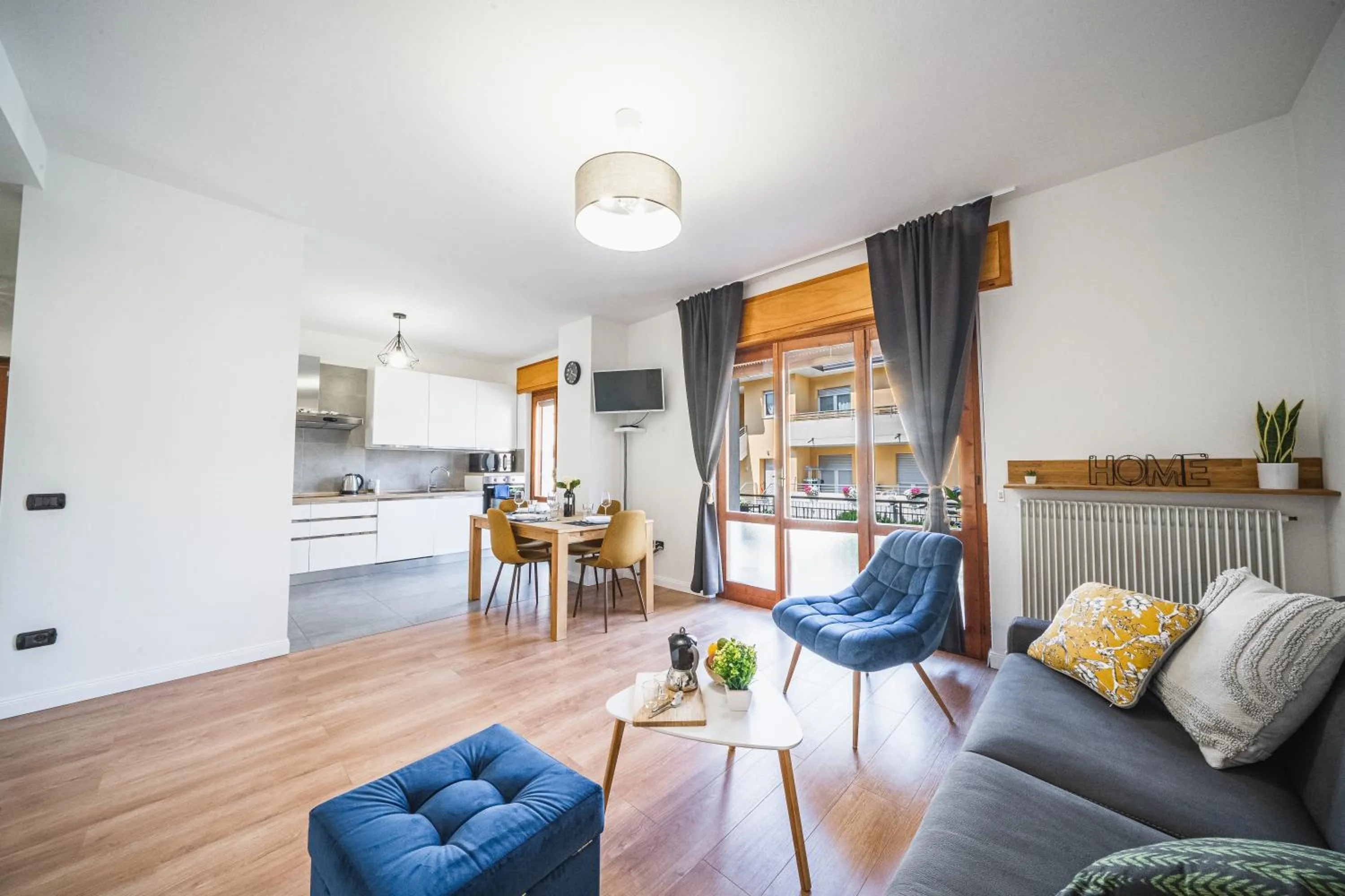 Kitchen or kitchenette, Bed in Outdooredo Garda Apartment