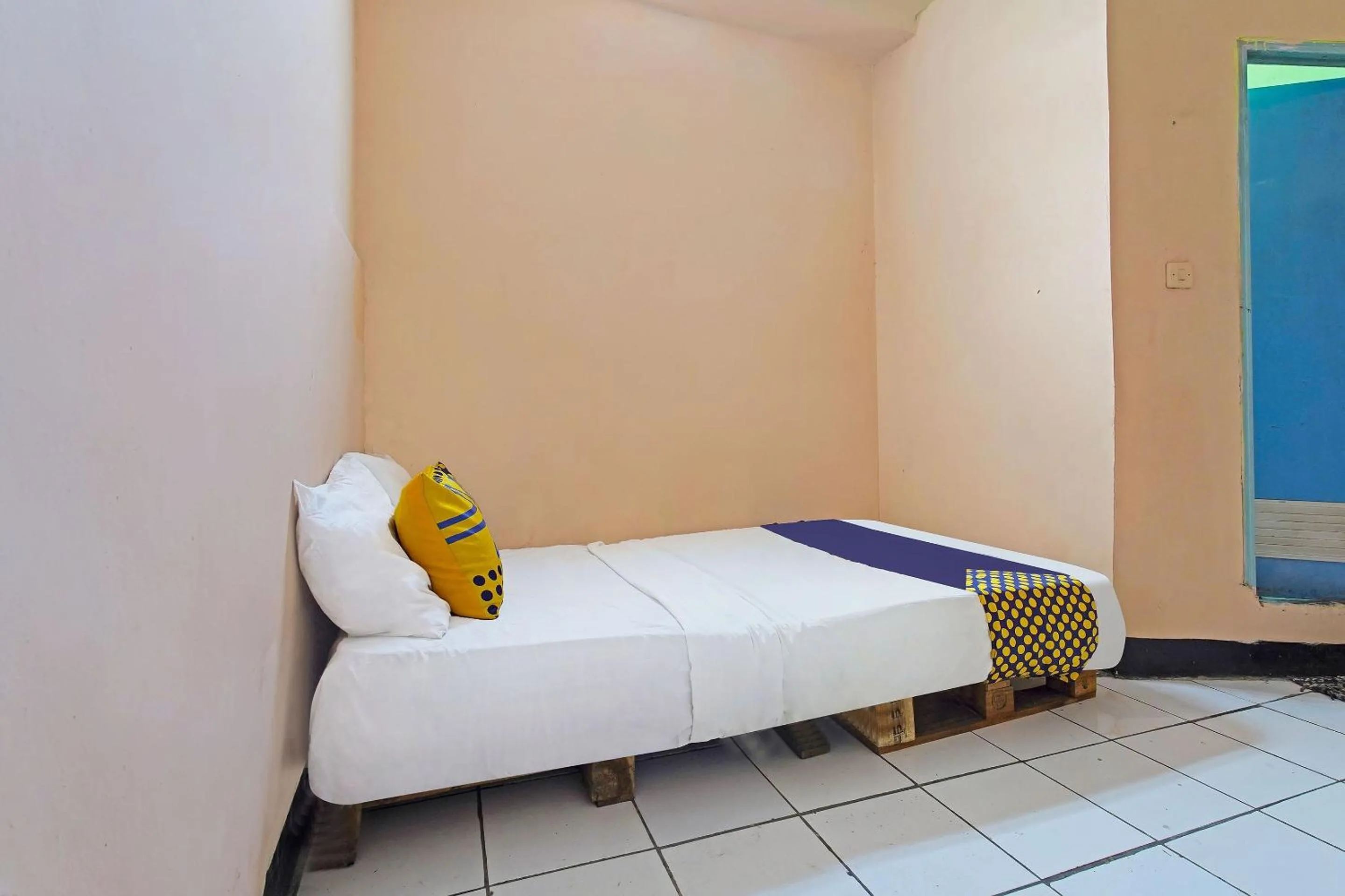 Bedroom in Hotel O Rumah Bundo Syariah