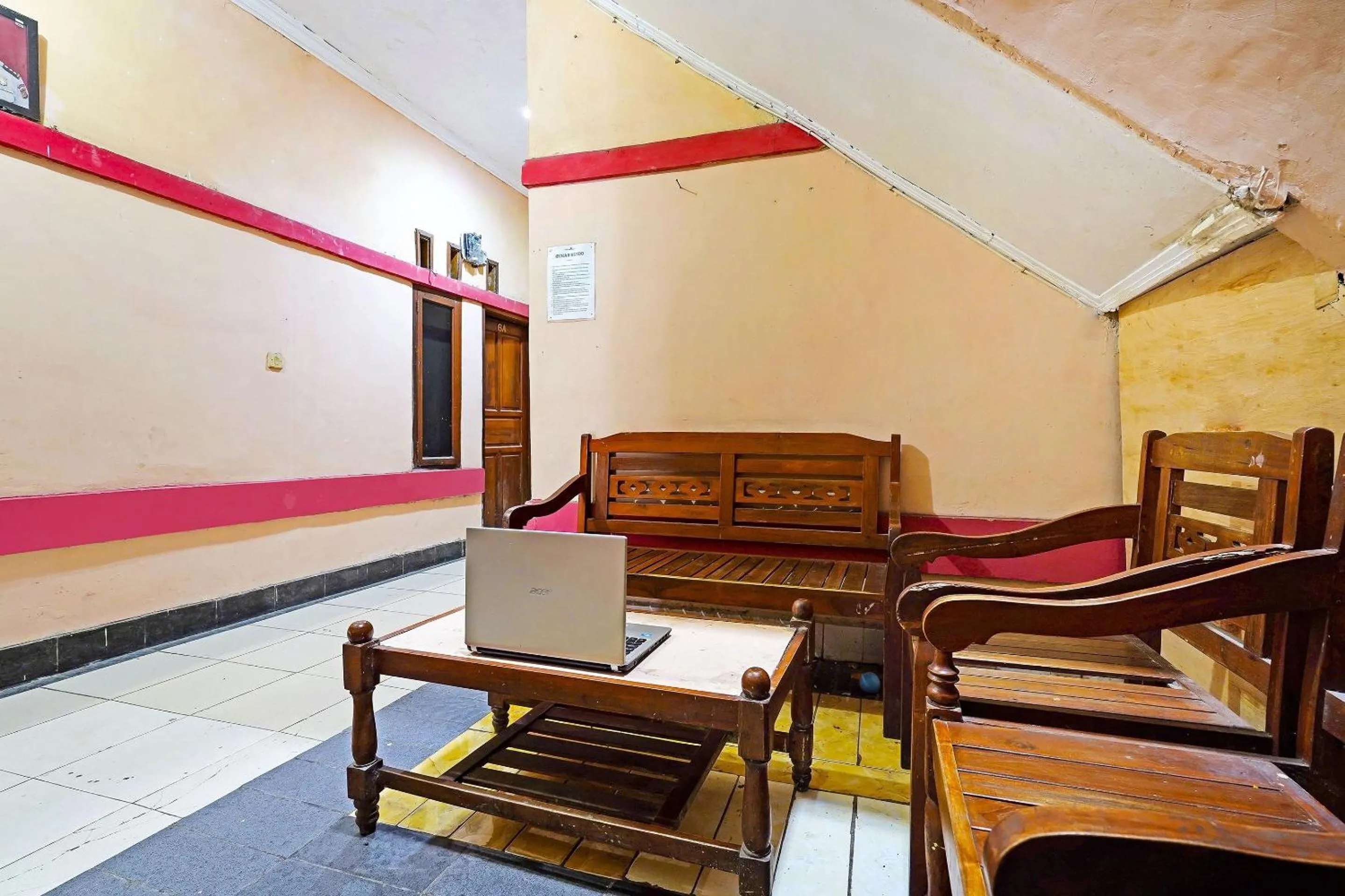 Lobby or reception in Hotel O Rumah Bundo Syariah