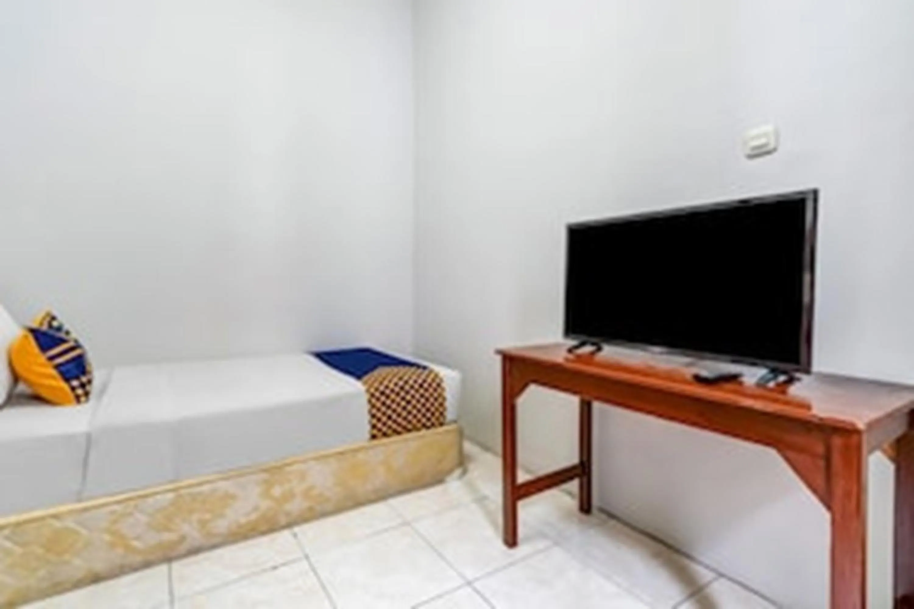 Photo of the whole room in Hotel O Dago Near Bandung Zoo Formerly Chatter Place