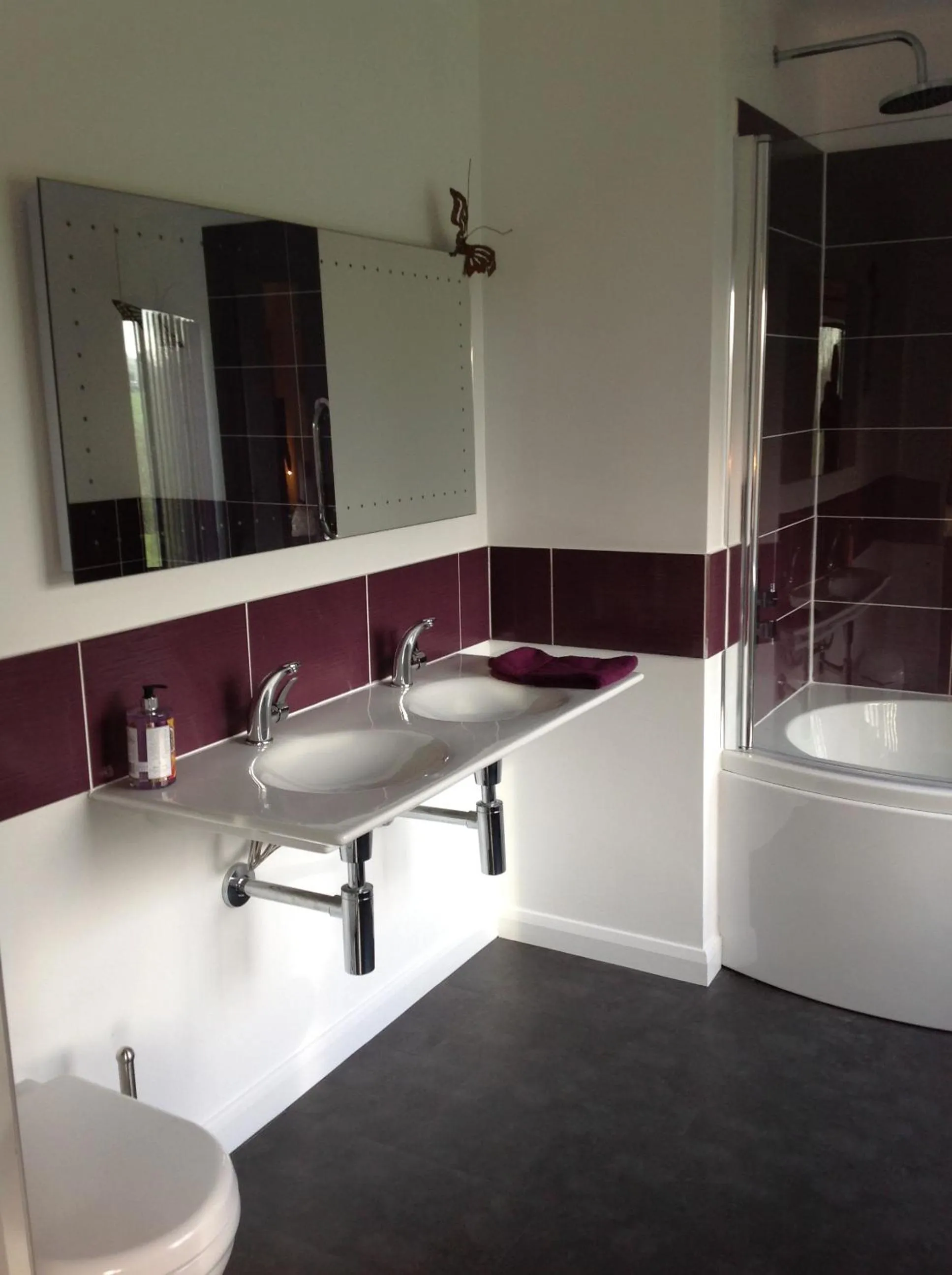 Bathroom in Redroofs