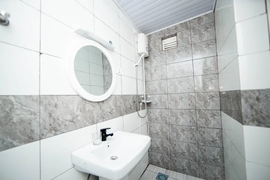 Bathroom in INZOZI AFRICA HOUSE B&B-Gishushu