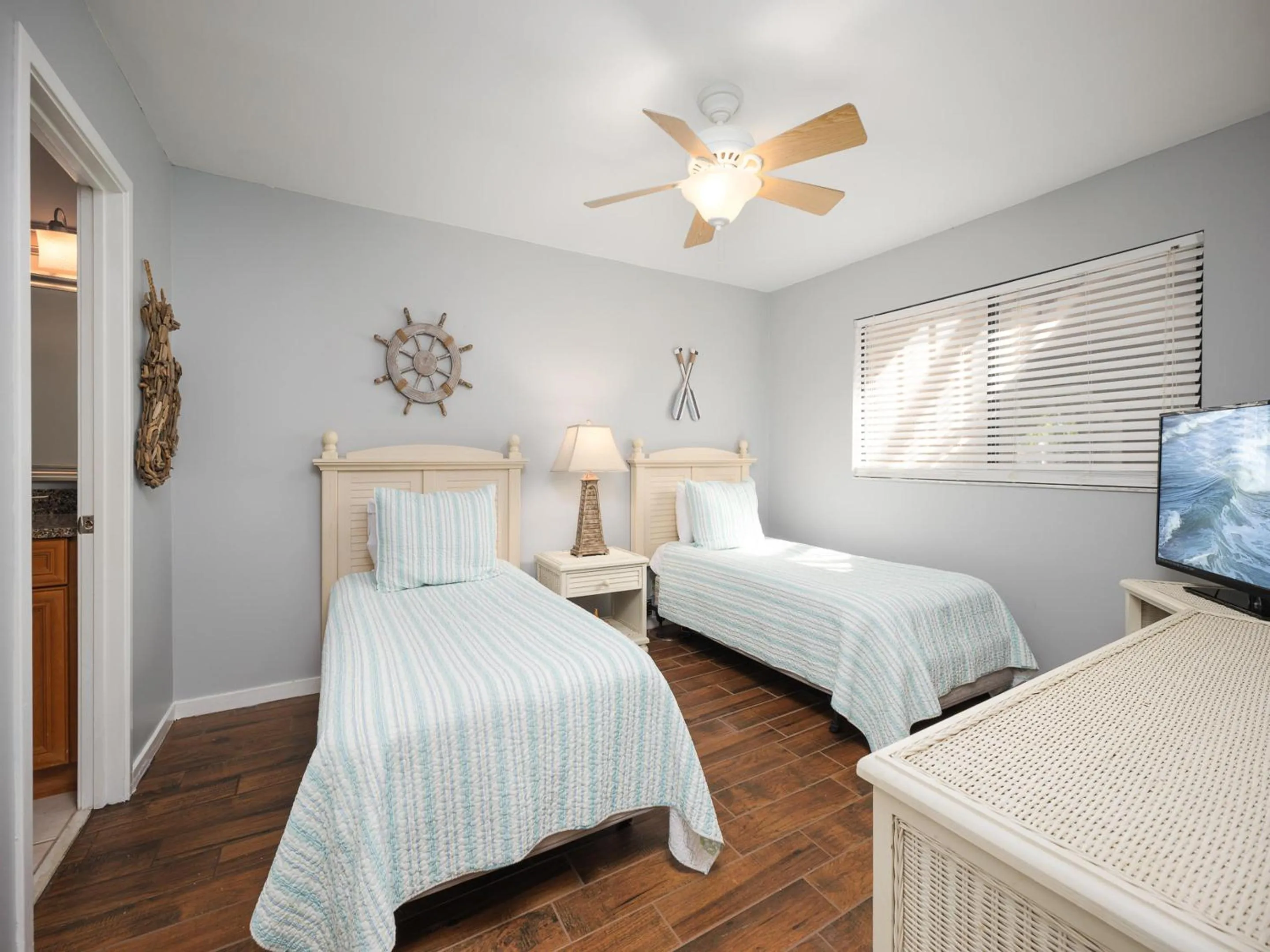 Property building, Bed in Hibiscus 101 D