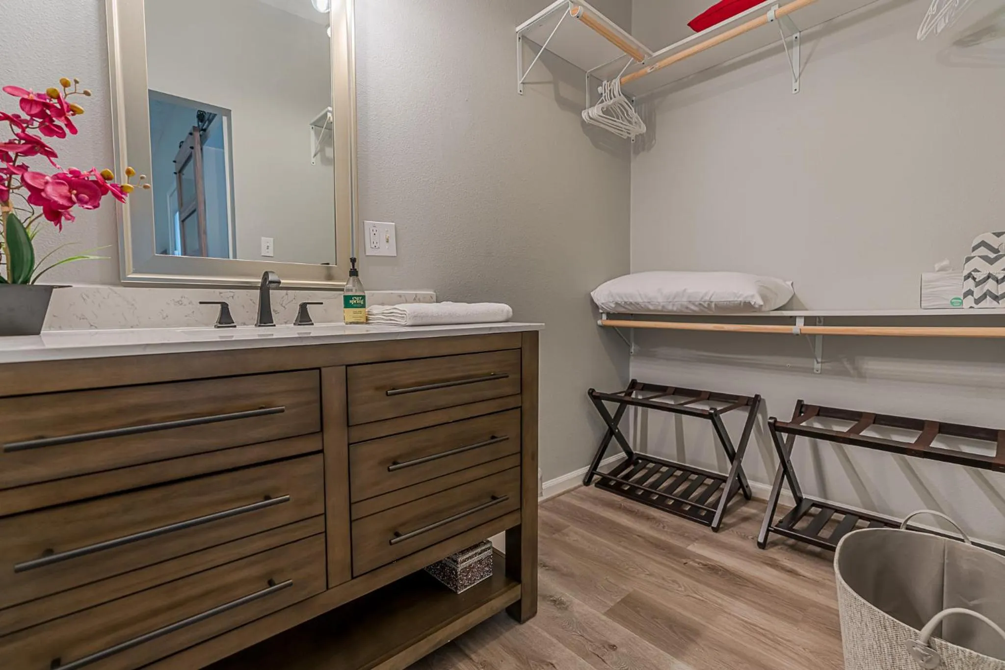 Kitchen or kitchenette in The Blue Flamingo