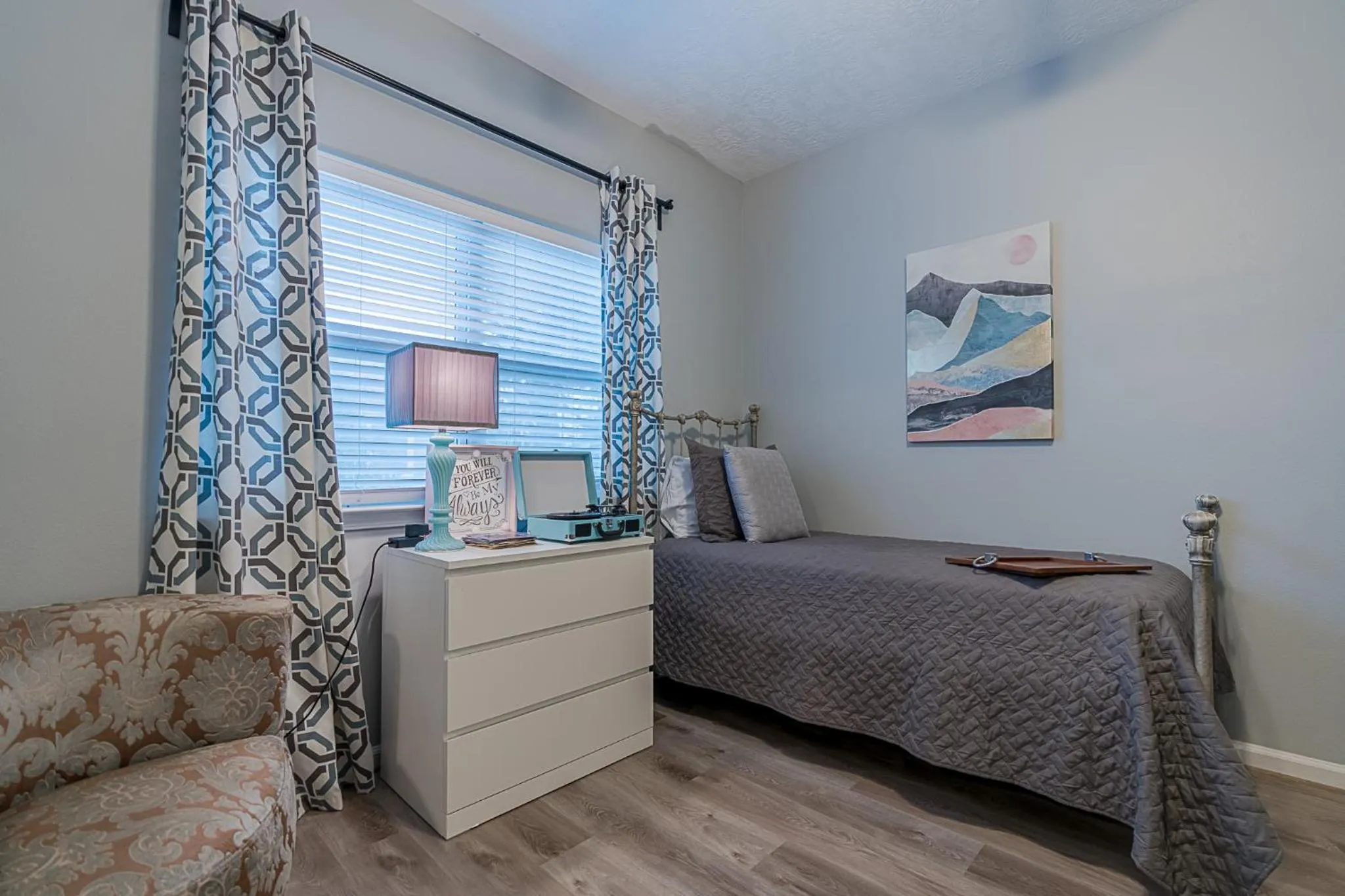 Property building, Bed in The Blue Flamingo