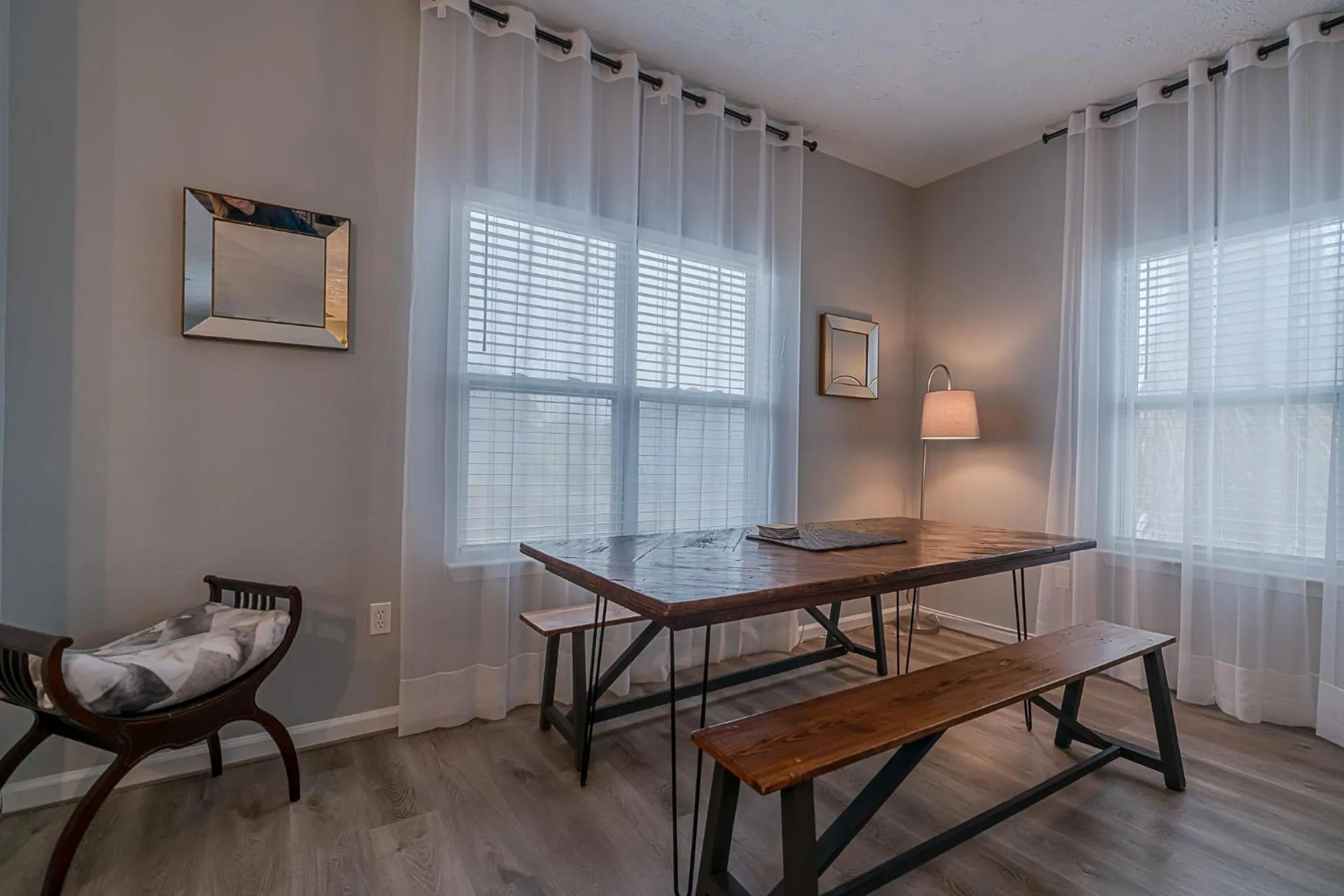 Living room in The Blue Flamingo