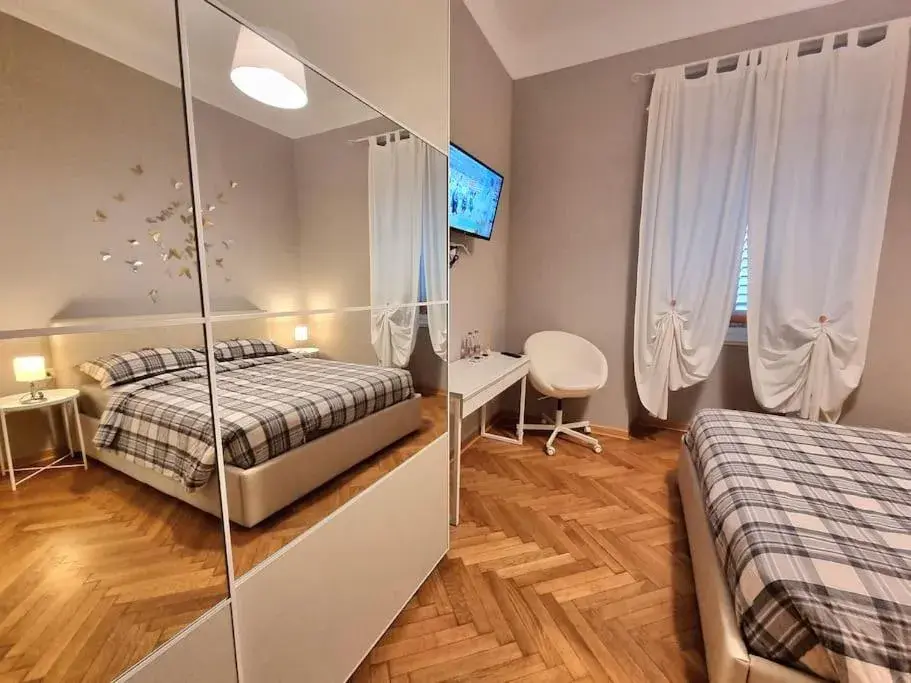 Double Room with Private Bathroom in Residence Montanelli Double Room with Private Bathroom in Residence Montanelli