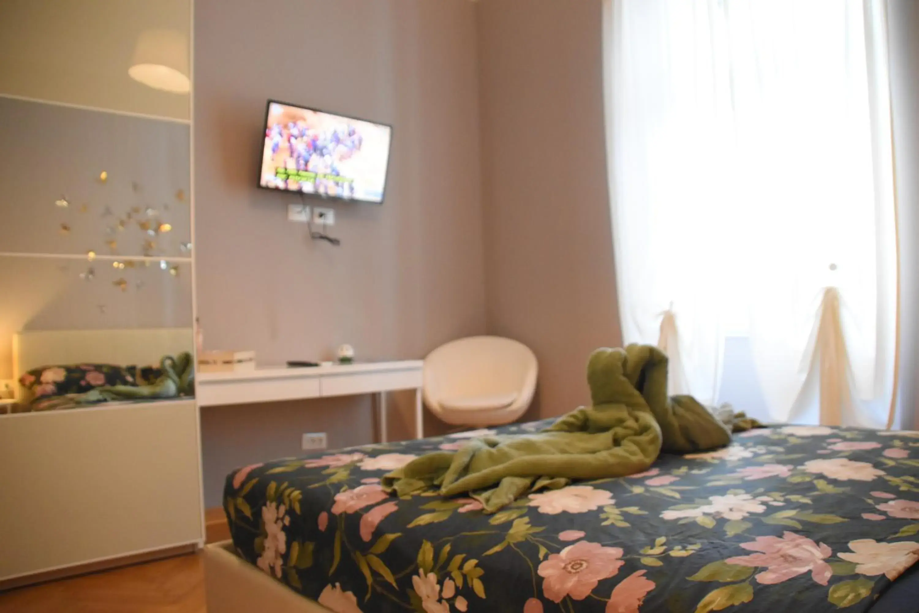 Double Room with Private Bathroom in Residence Montanelli Double Room with Private Bathroom in Residence Montanelli