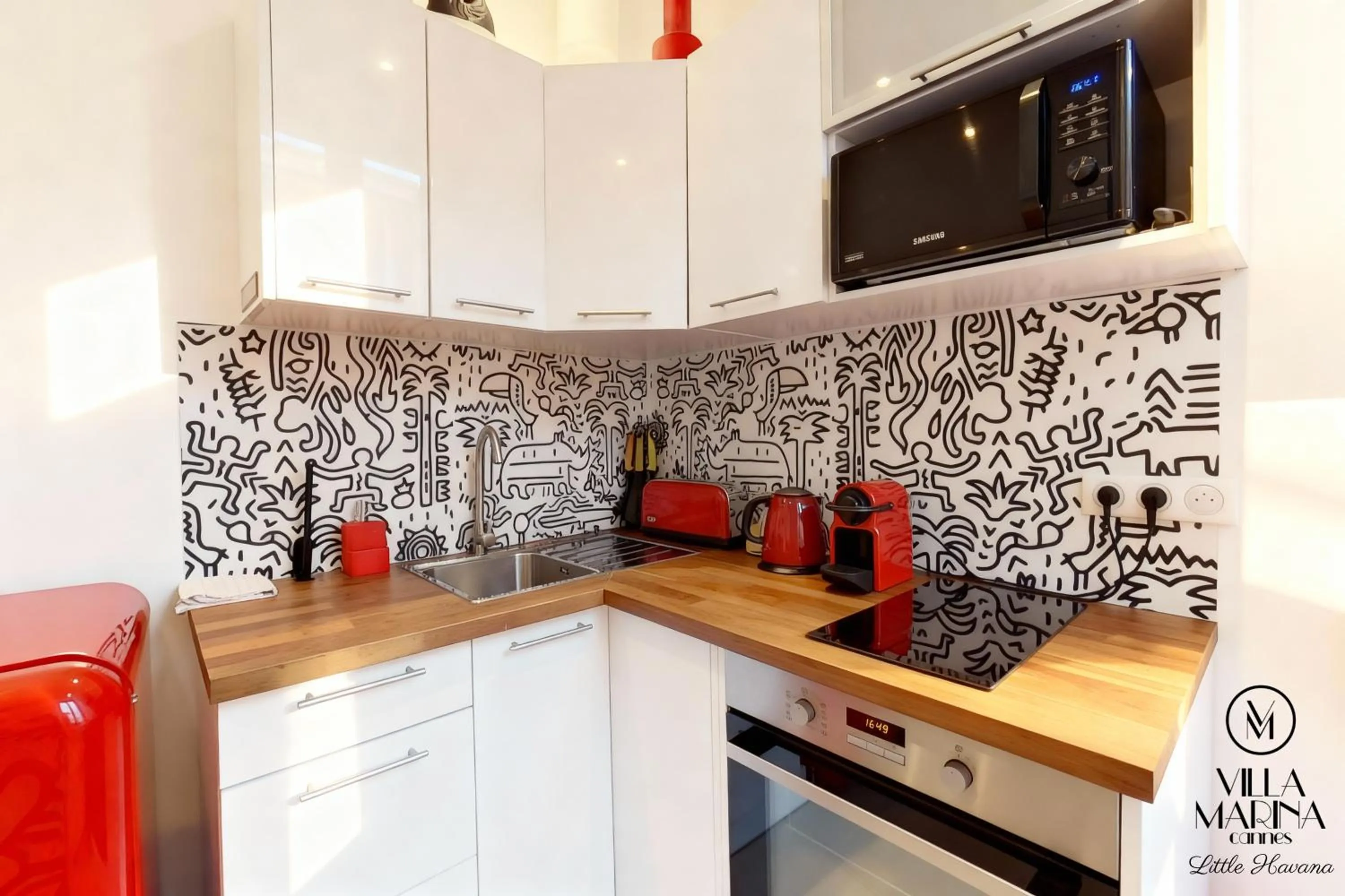 Kitchen or kitchenette in VILLA MARINA CANNES