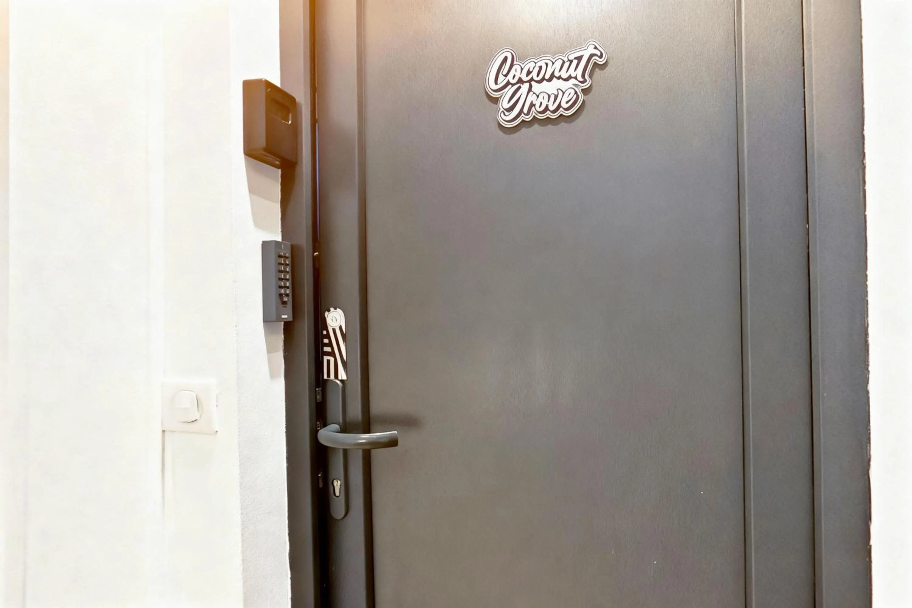 Logo/Certificate/Sign in VILLA MARINA CANNES