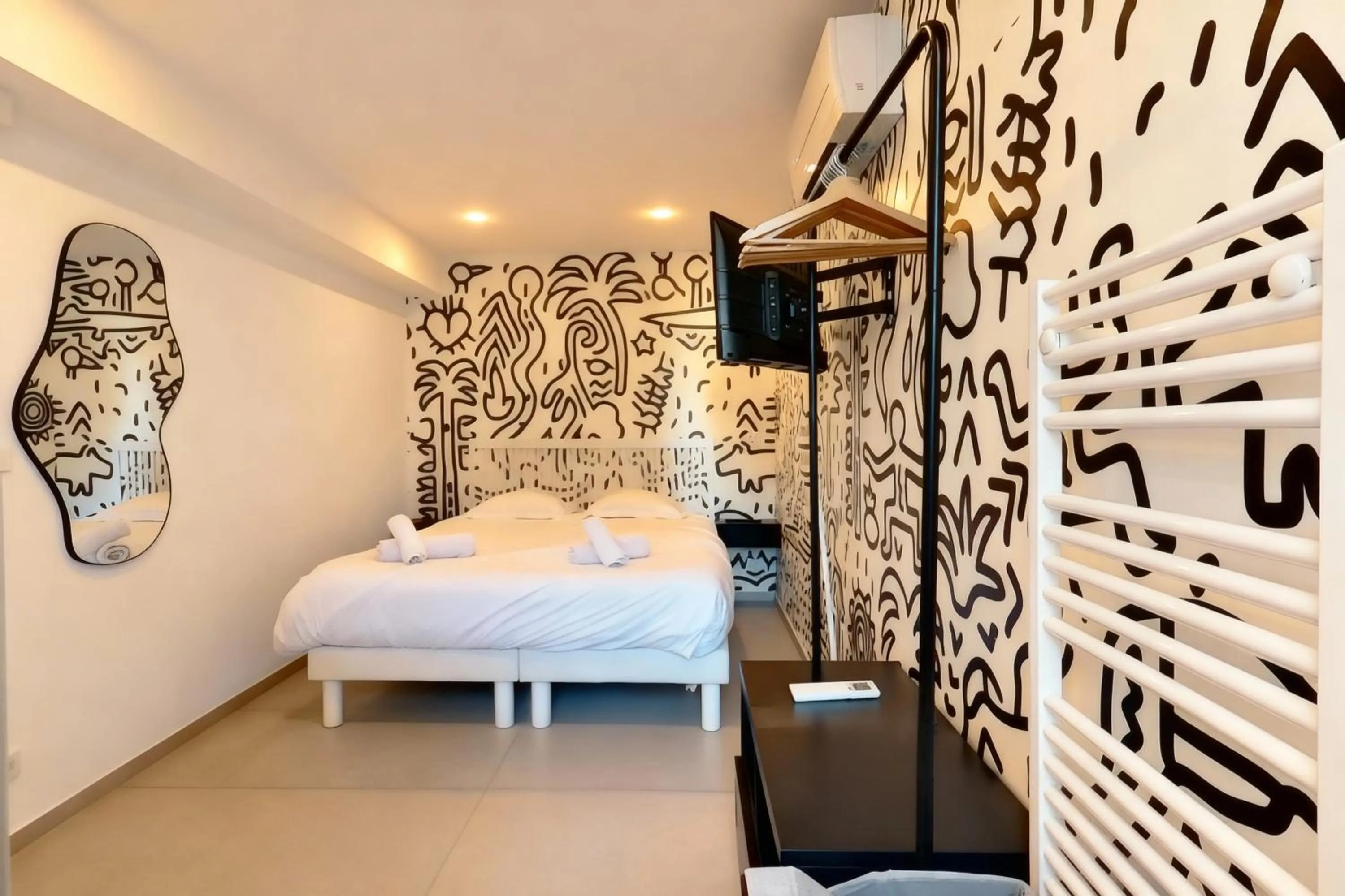 TV and multimedia, Bed in VILLA MARINA CANNES