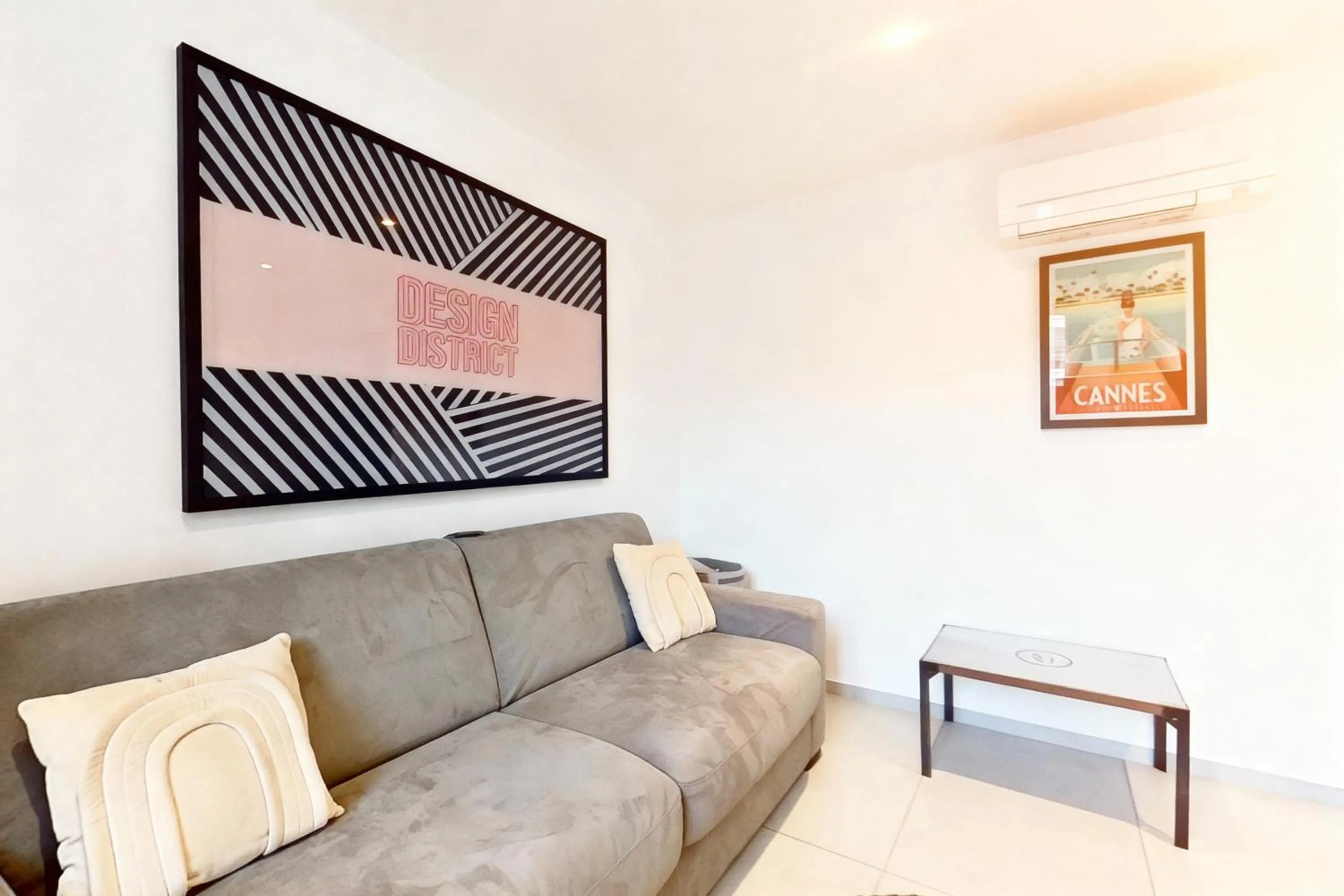 Living room in VILLA MARINA CANNES